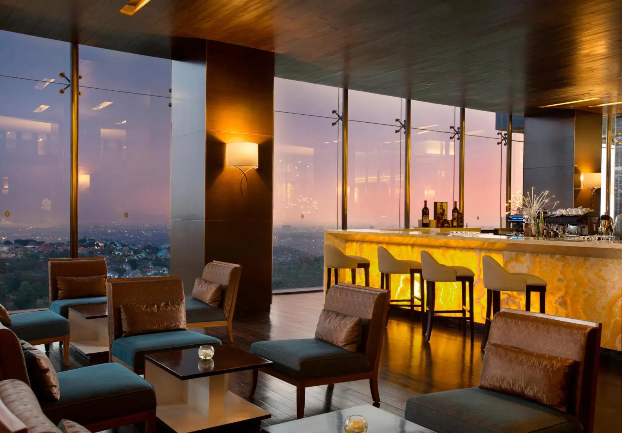 Lounge or bar in InterContinental Bandung Dago Pakar by IHG