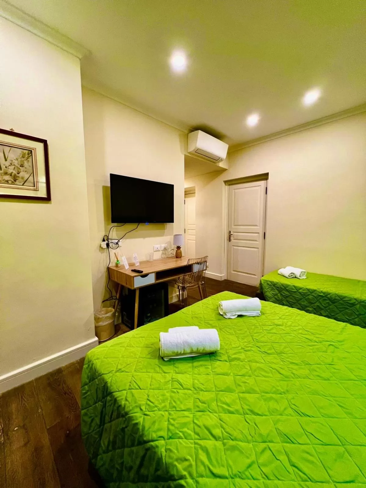 Bed in Quirinale luxury suite Roma