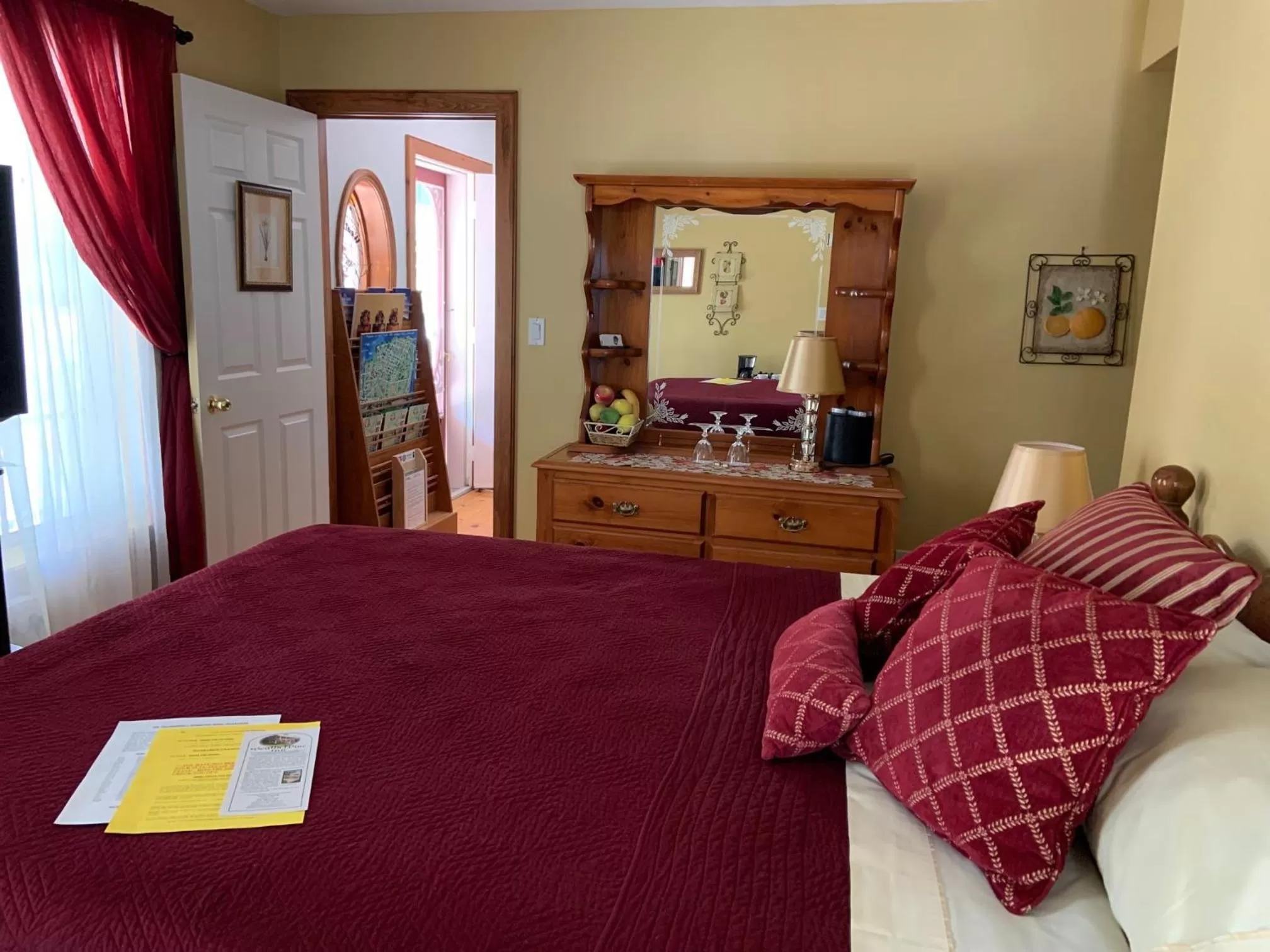 Property building, Bed in WeatherPine Inn