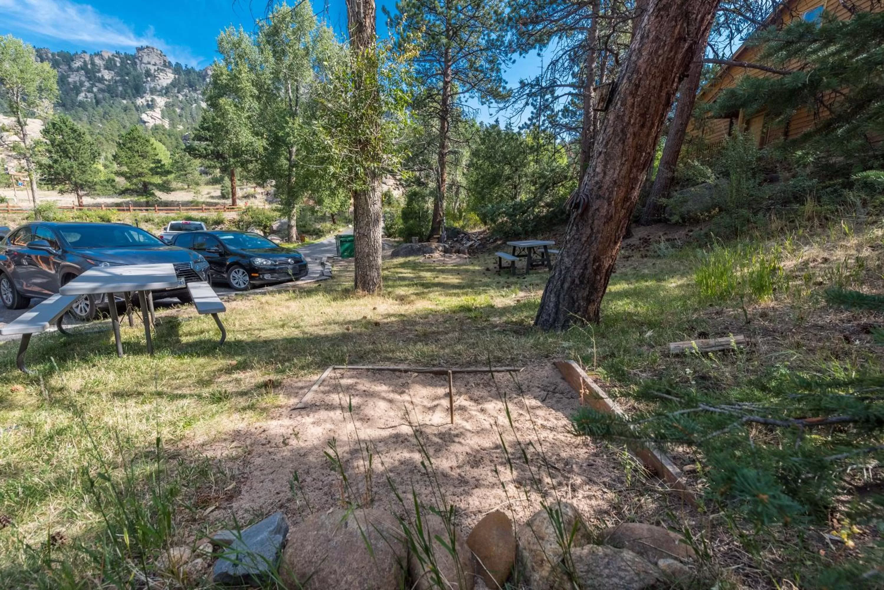 4 Seasons Inn on Fall River