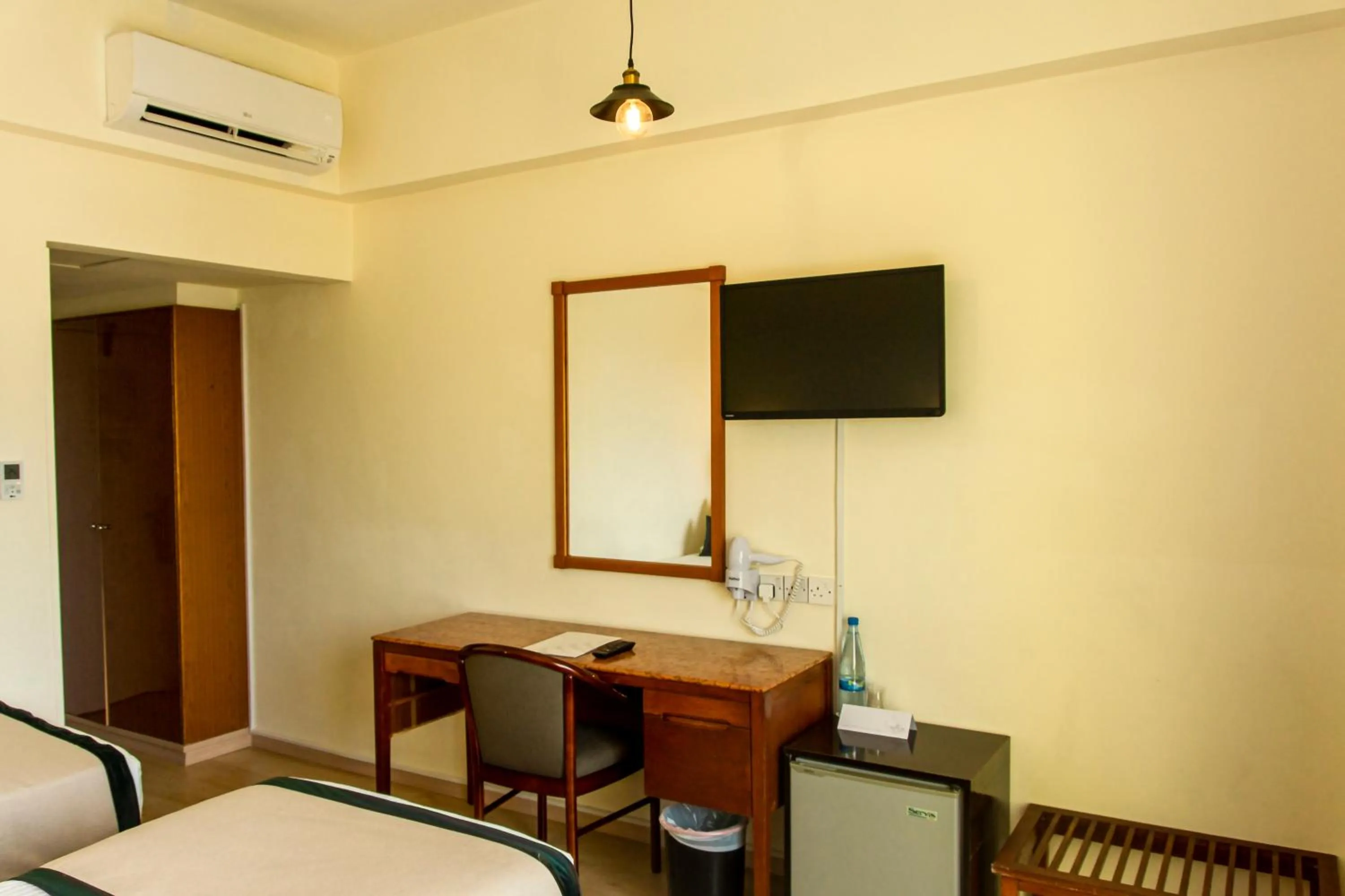 Standard Triple Room in Pefkos City Hotel