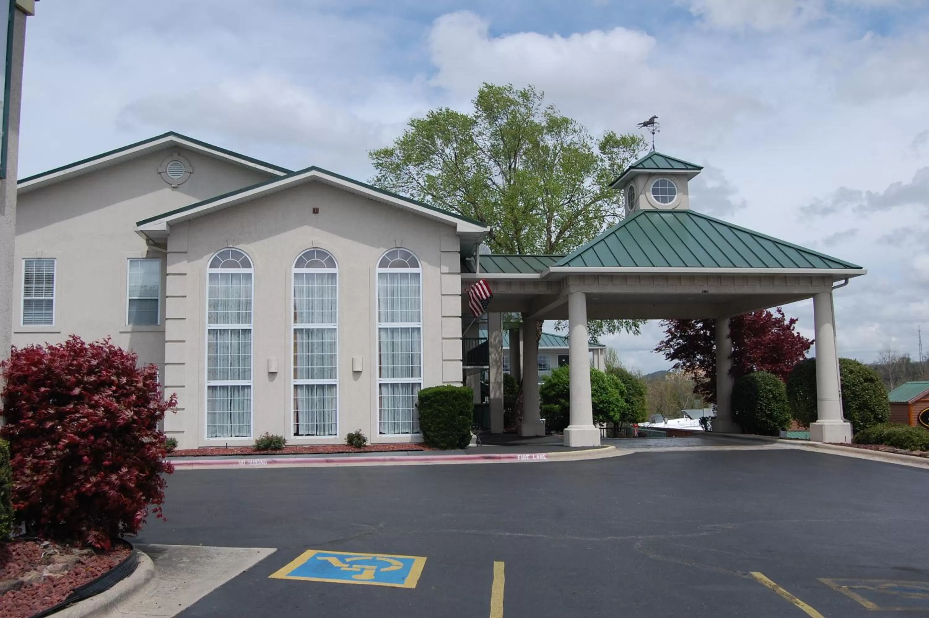 Property Building in Days Inn by Wyndham Branson/Near the Strip