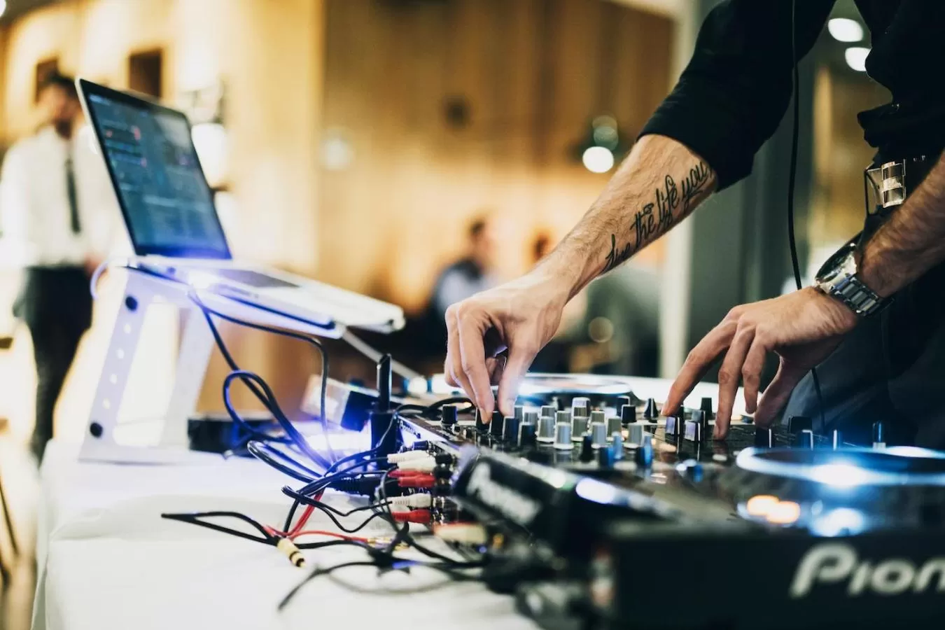 Nightclub / DJ in Dear Hotel Madrid