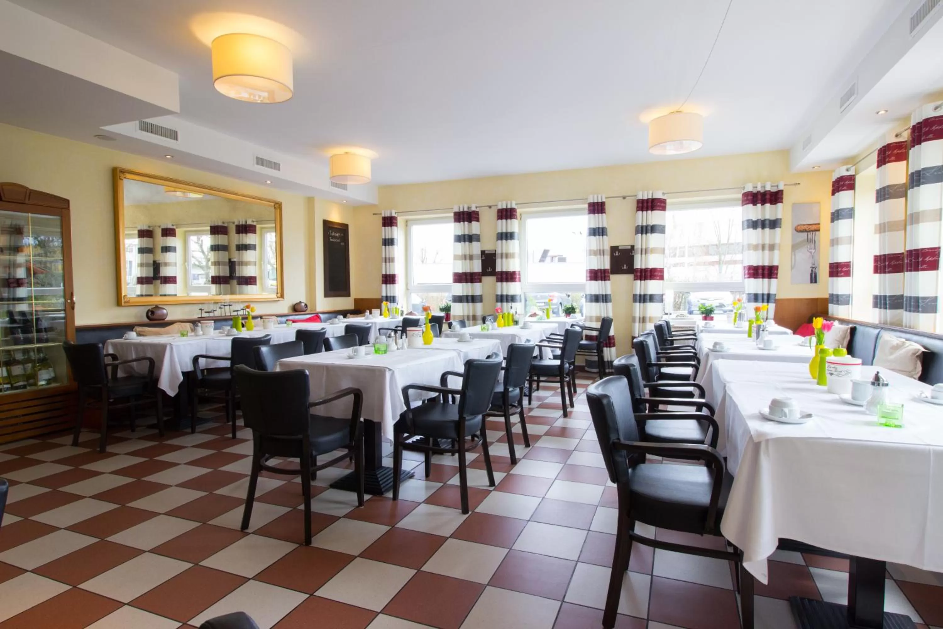 Food and drinks in HOTEL PARQÉO im A66