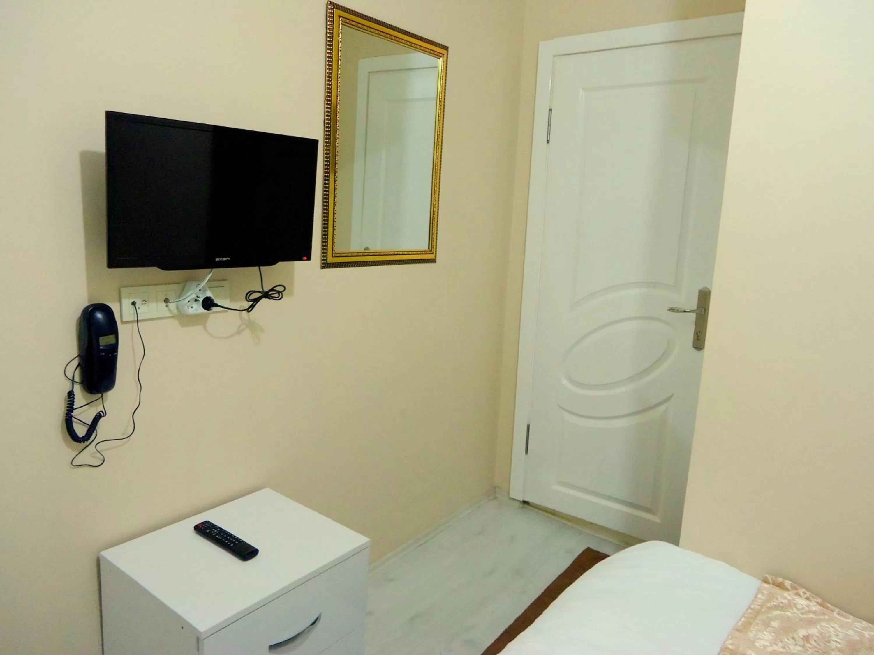 Photo of the whole room in Tolga Hotel