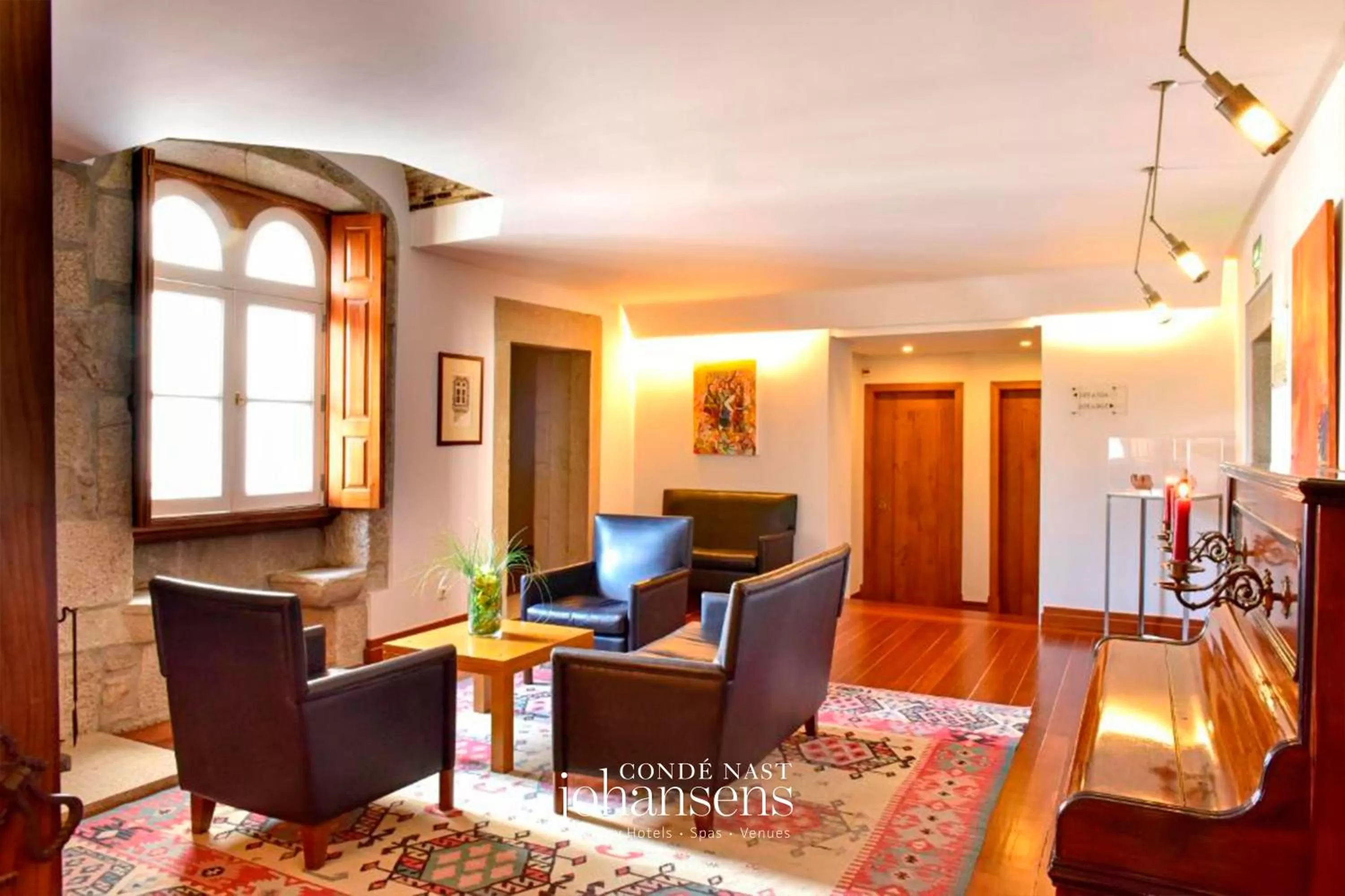 Seating area in Casa Melo Alvim - by Unlock Hotels