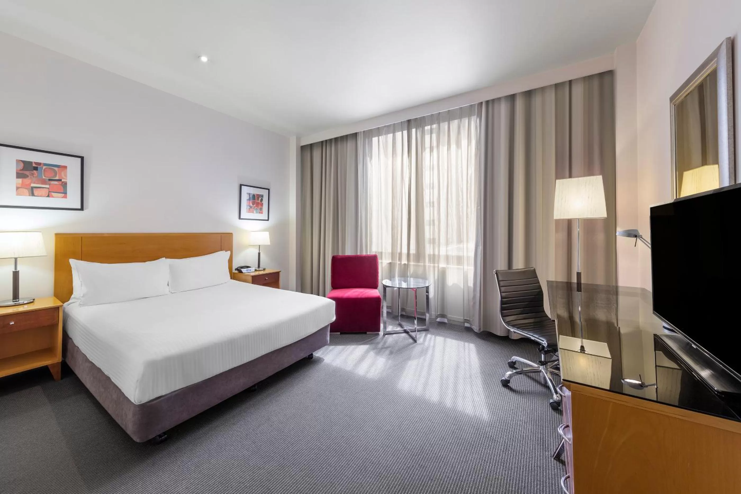 Photo of the whole room, Bed in Radisson On Flagstaff Gardens Melbourne