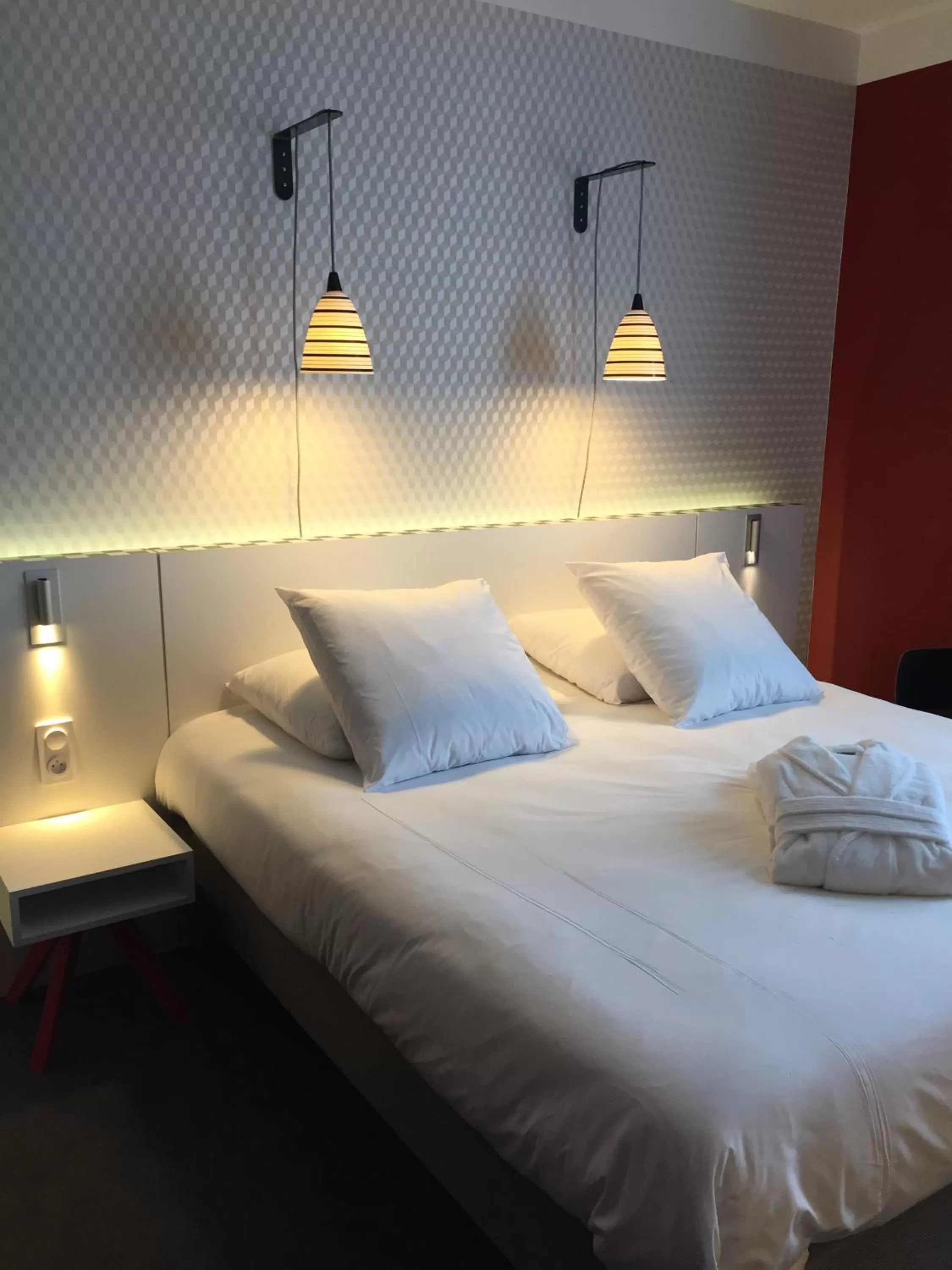 Bedroom, Bed in Hotel Mercure Brest Centre Les Voyageurs