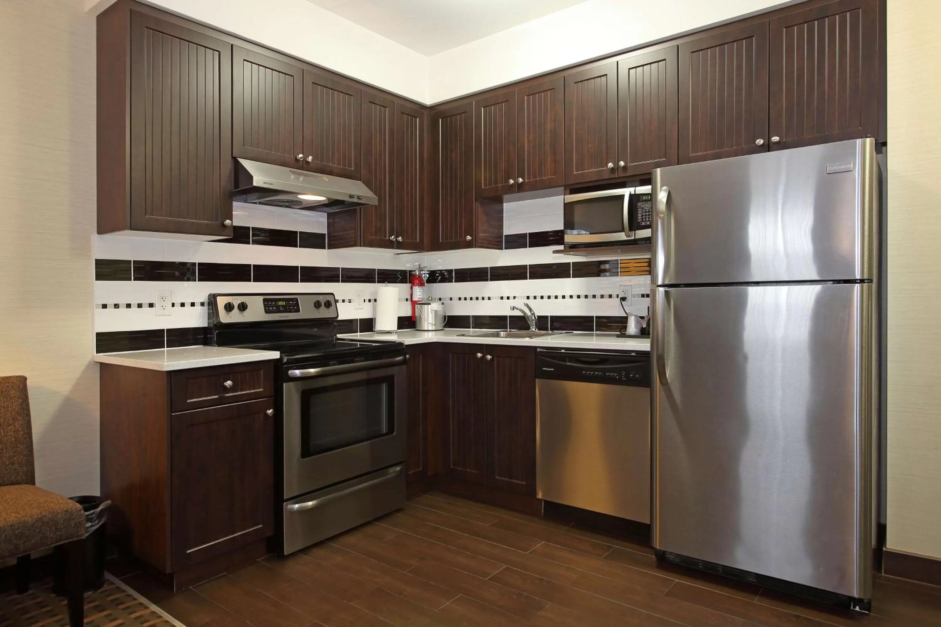 One-Bedroom Suite with Kitchen - Non-Smoking  in Best Western Pacific Inn