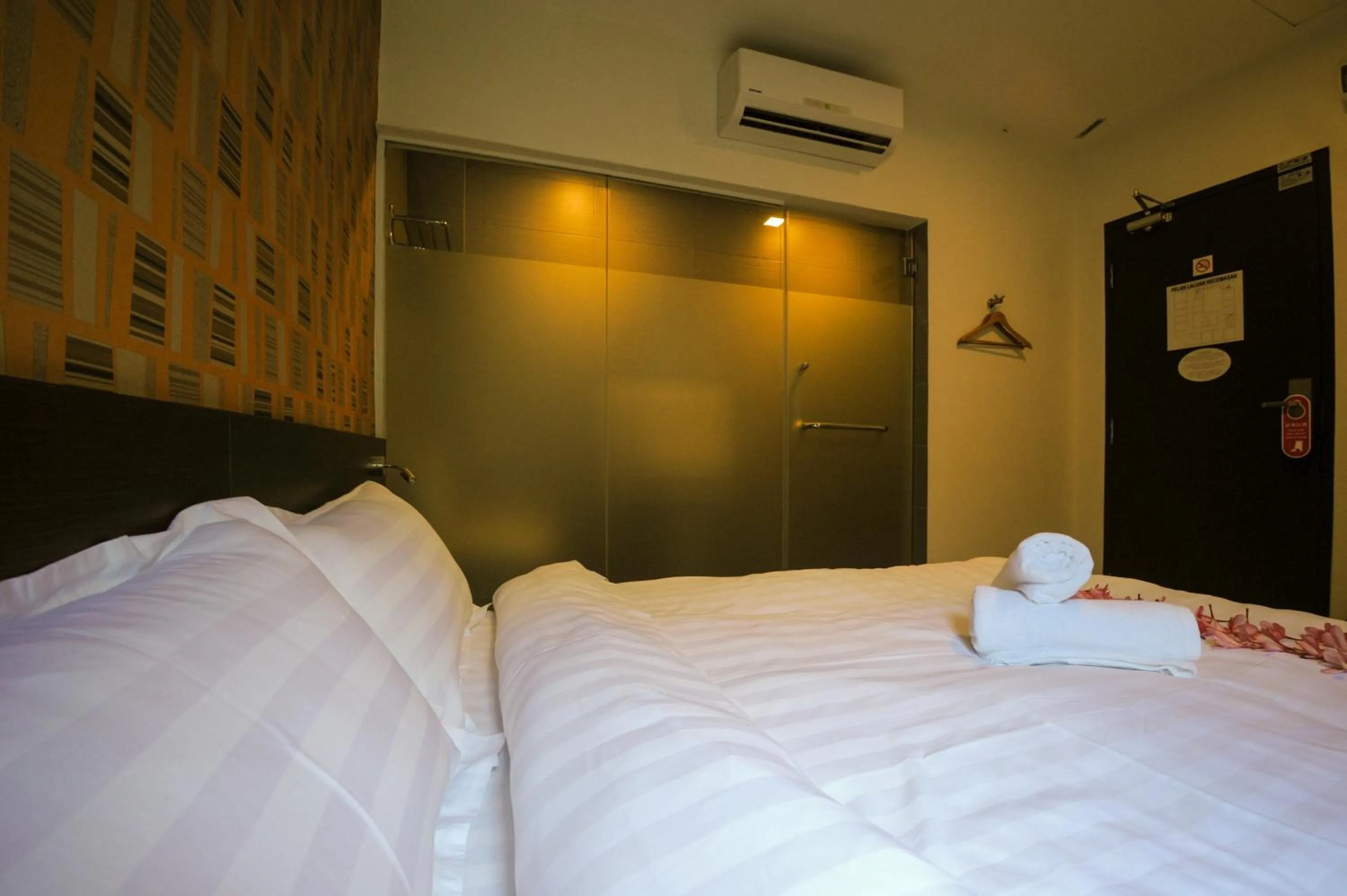 Photo of the whole room, Bed in Hotel Mezzo