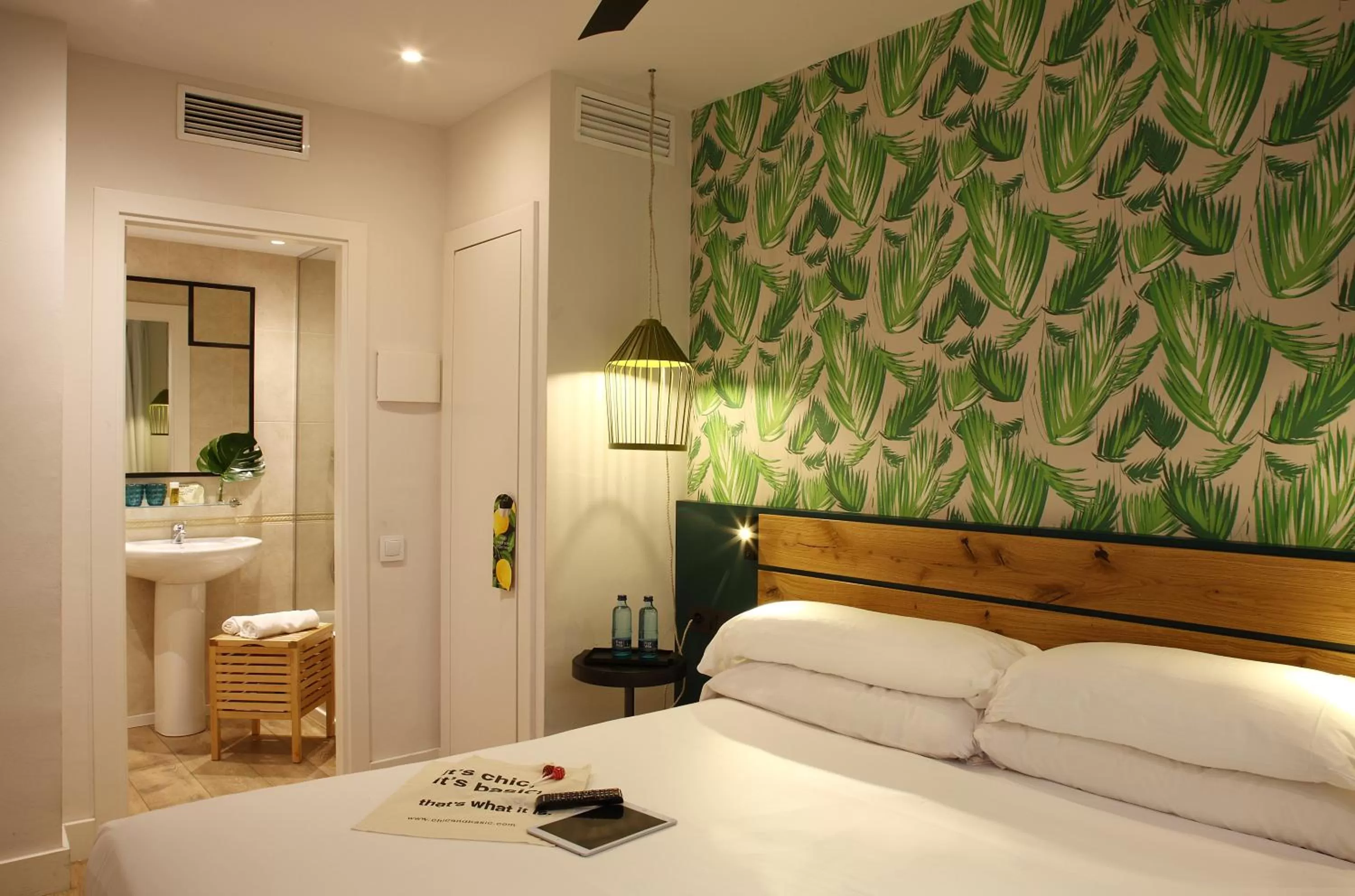 Bedroom, Bed in Chic & Basic Lemon Boutique Hotel