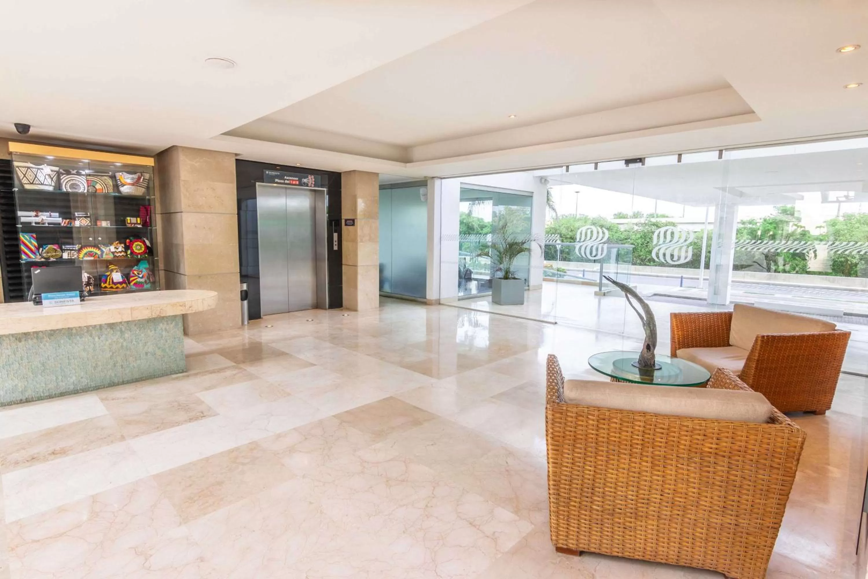 Lobby or reception in Sonesta Hotel Cartagena