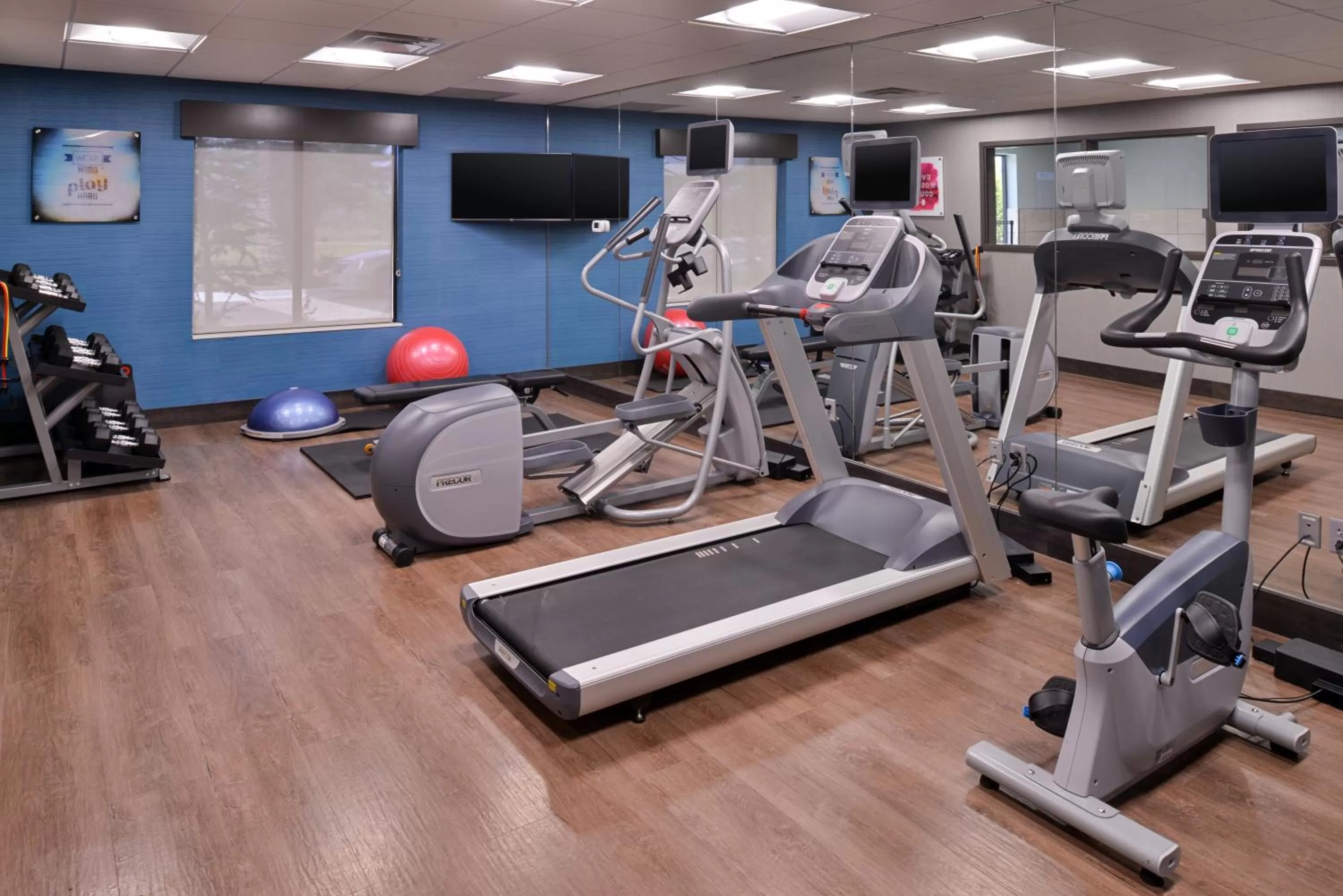 Spa and wellness centre/facilities in Holiday Inn Express and Suites Bryant - Benton Area by IHG