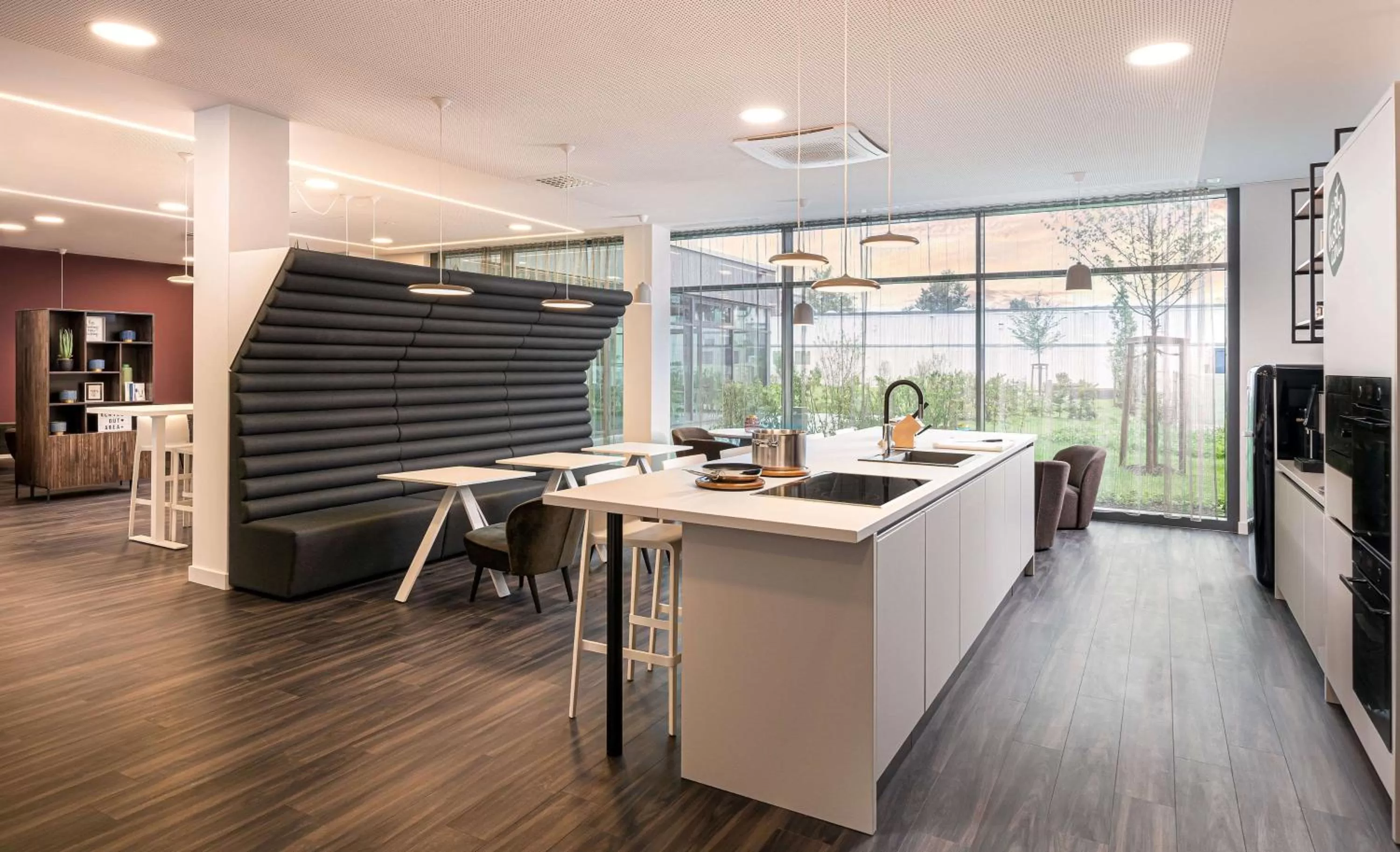 Communal kitchen in elaya hotel augsburg