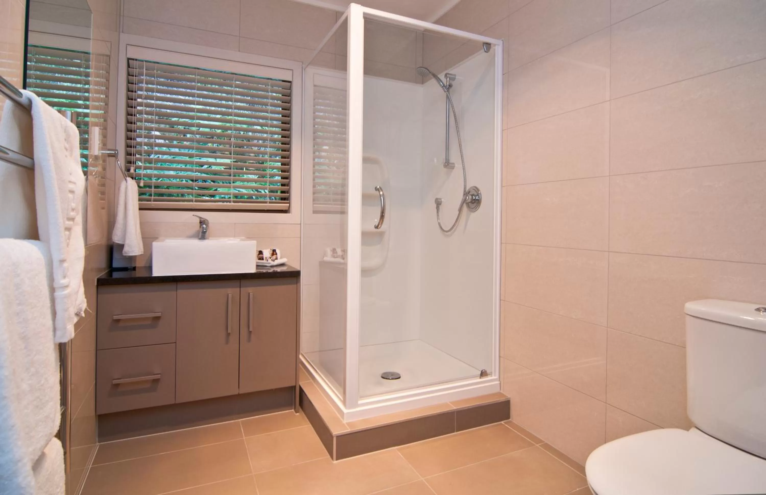 Shower in Breakwater Motel