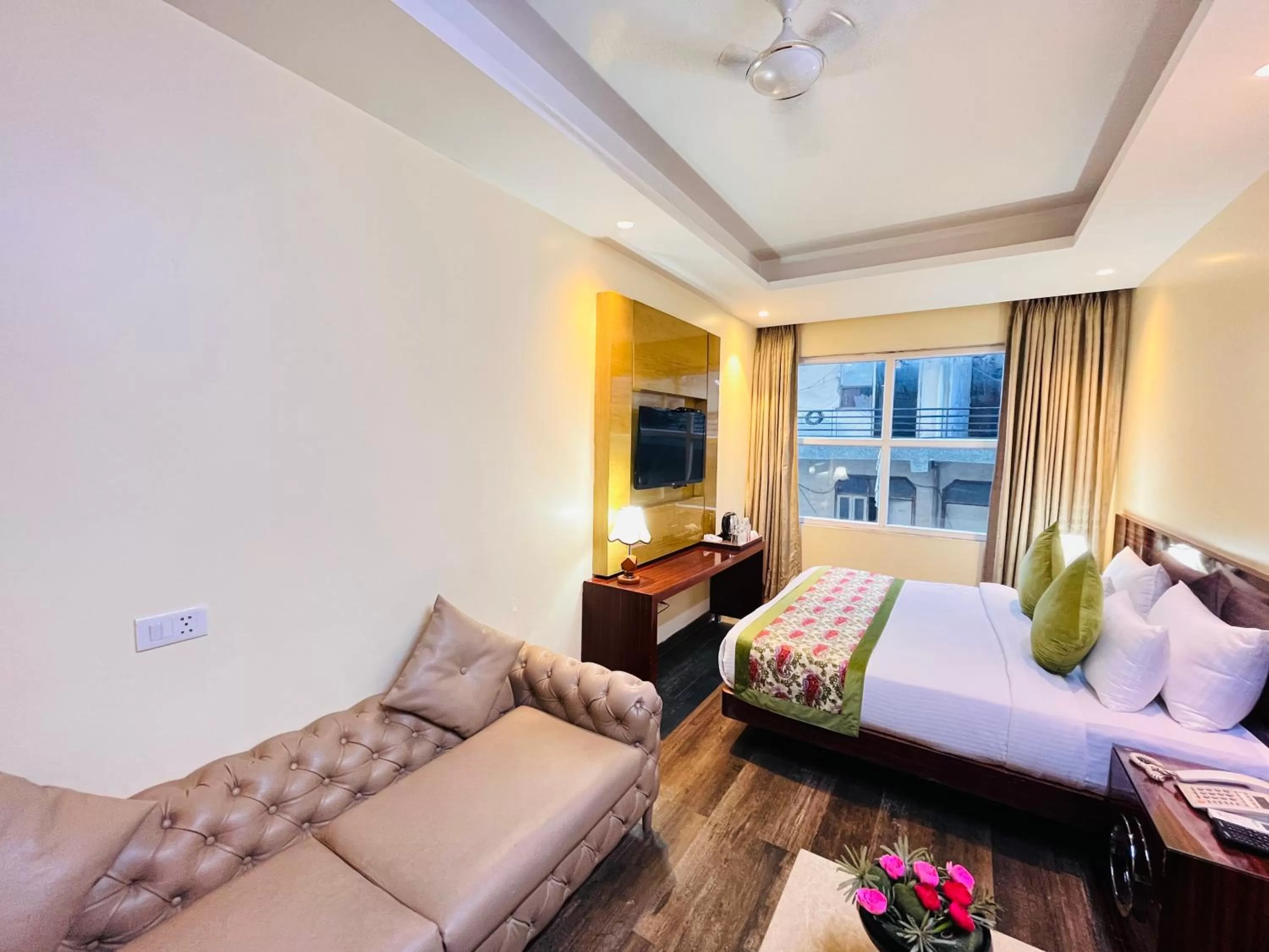 Bed in Hotel Banz near Delhi Airport