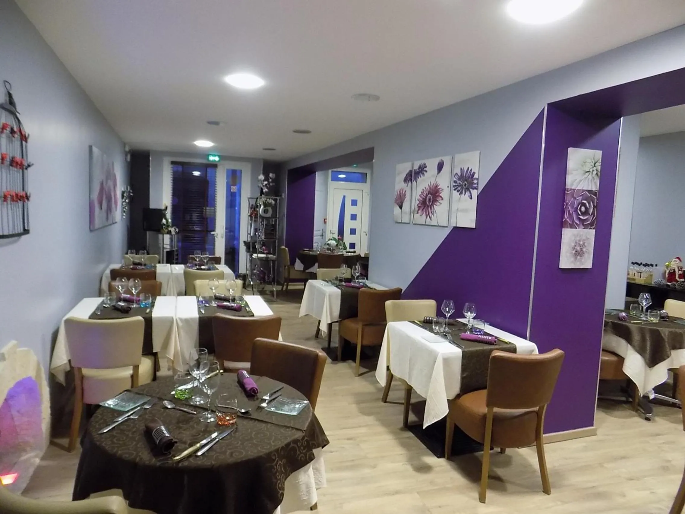 Restaurant/places to eat in Logis Hôtel Restaurant Résidence