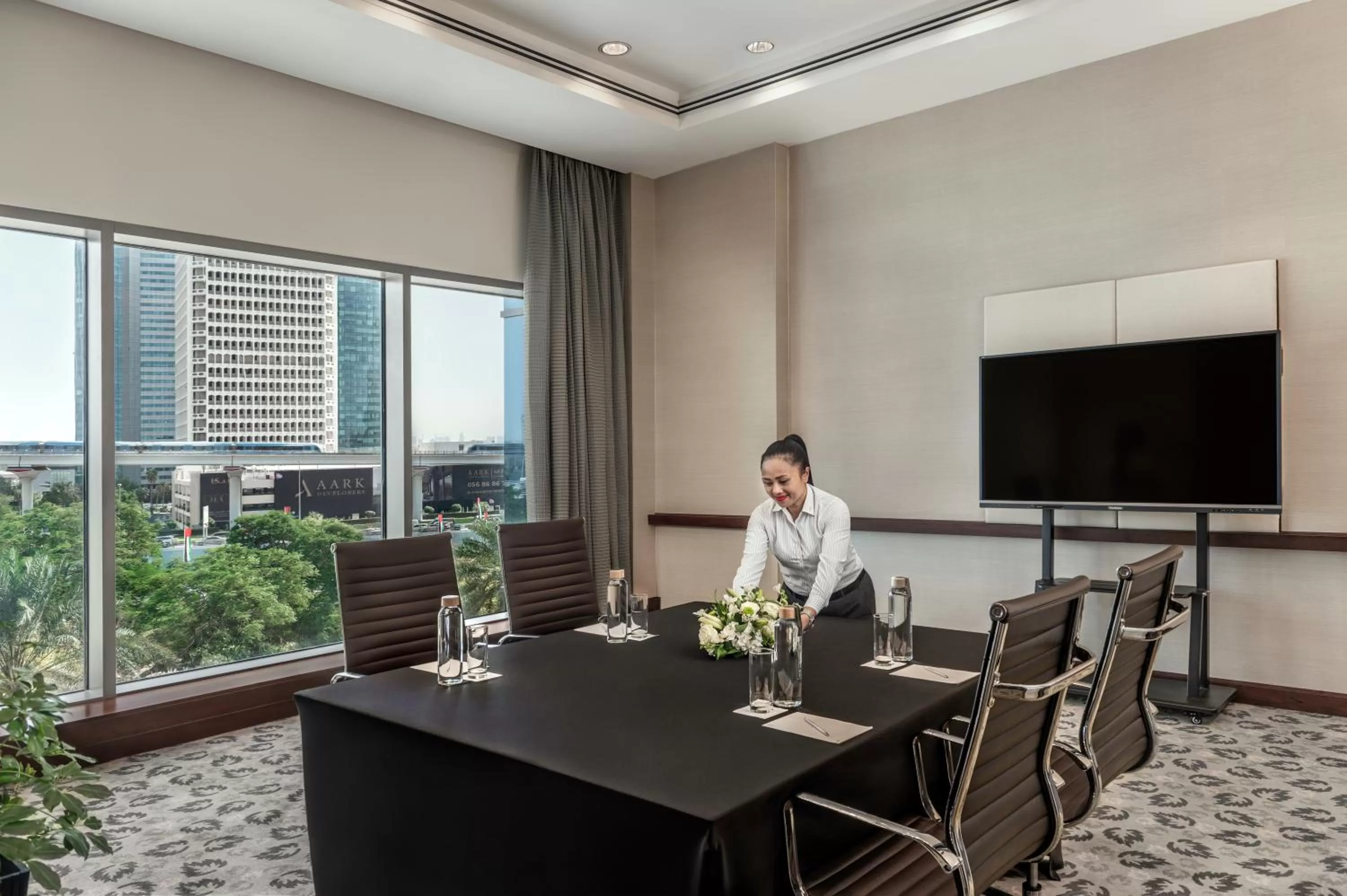 Business facilities in The H Dubai