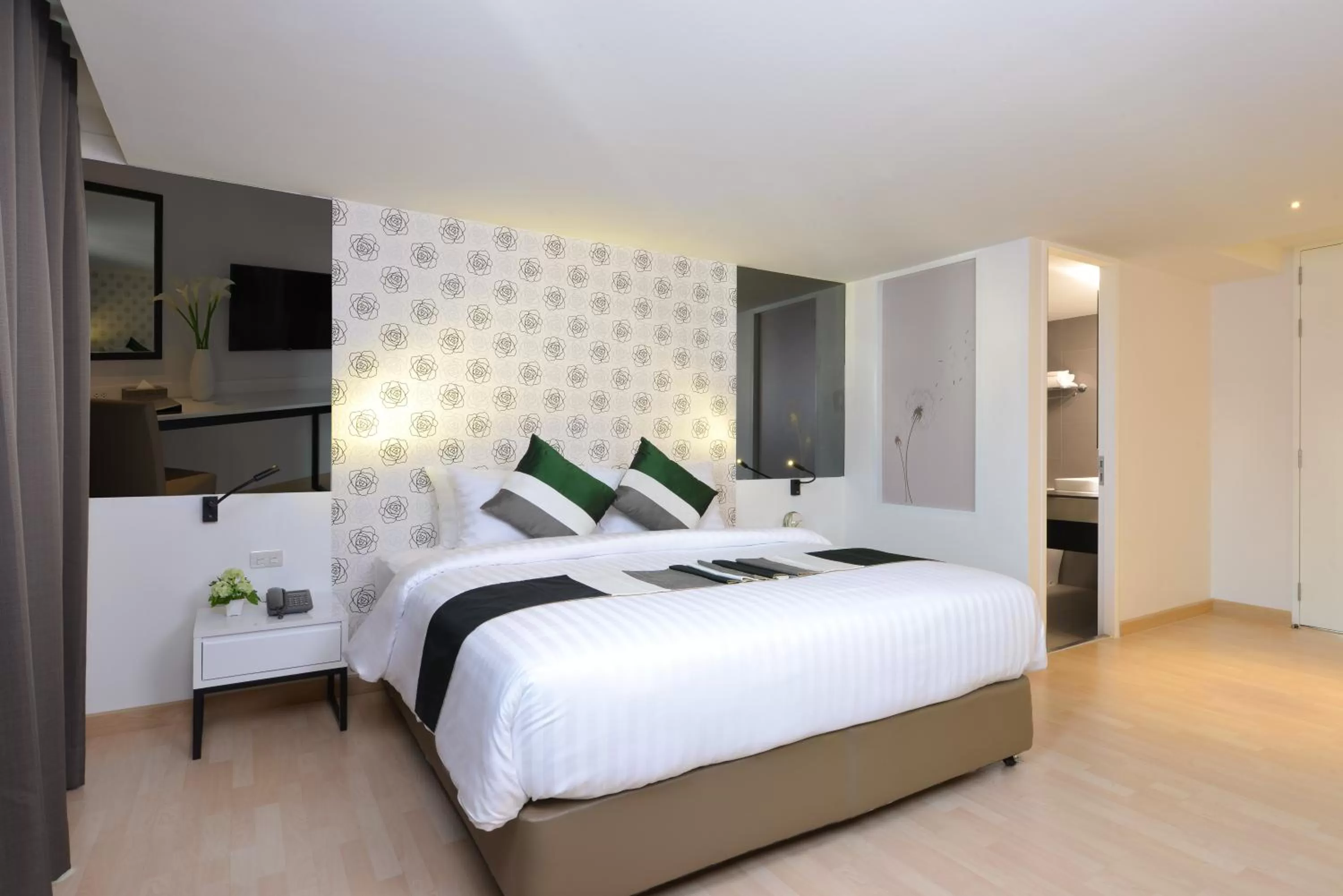 Bedroom, Bed in Le D'Tel Bangkok