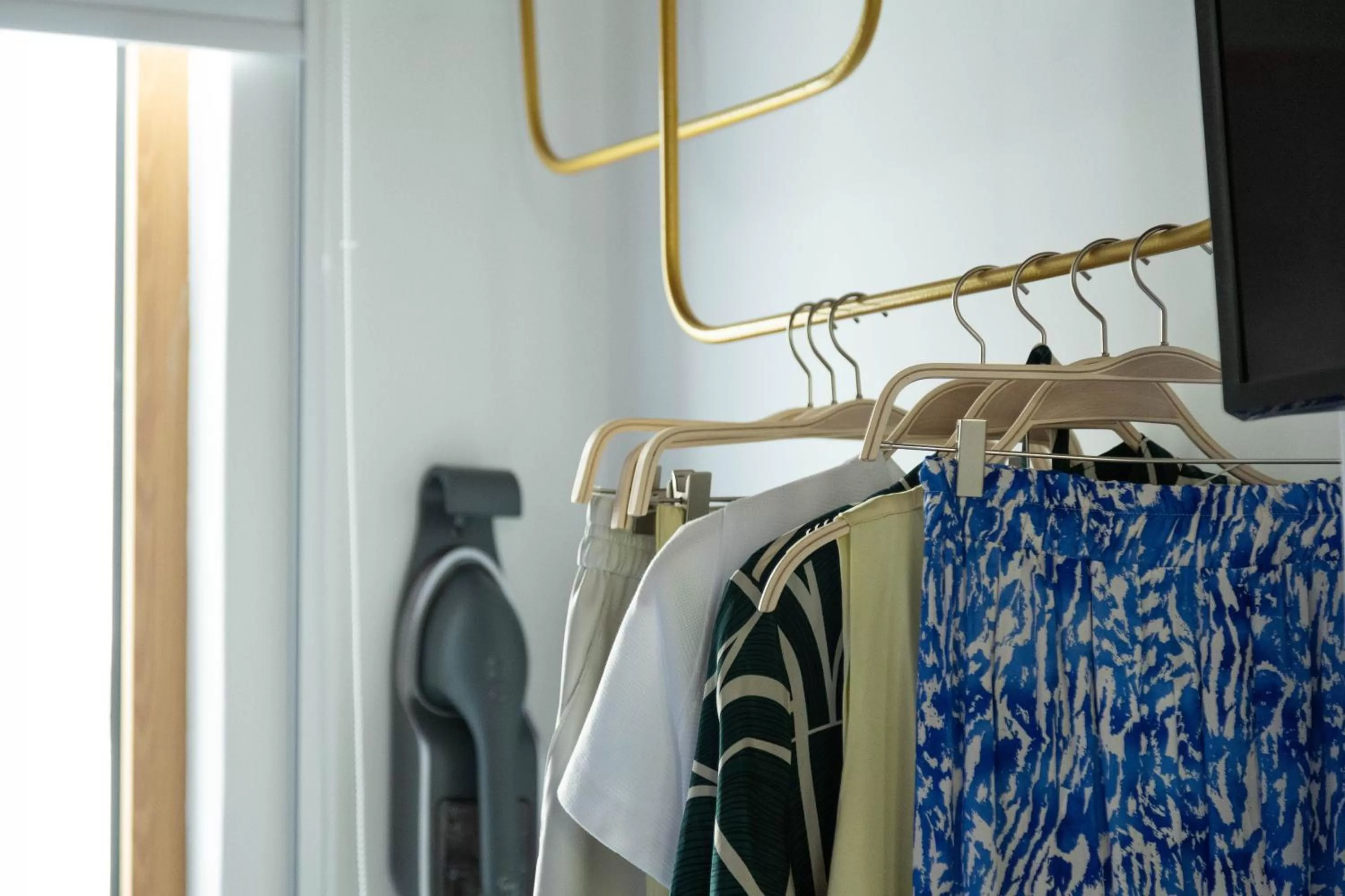 wardrobe in Athens Feeling