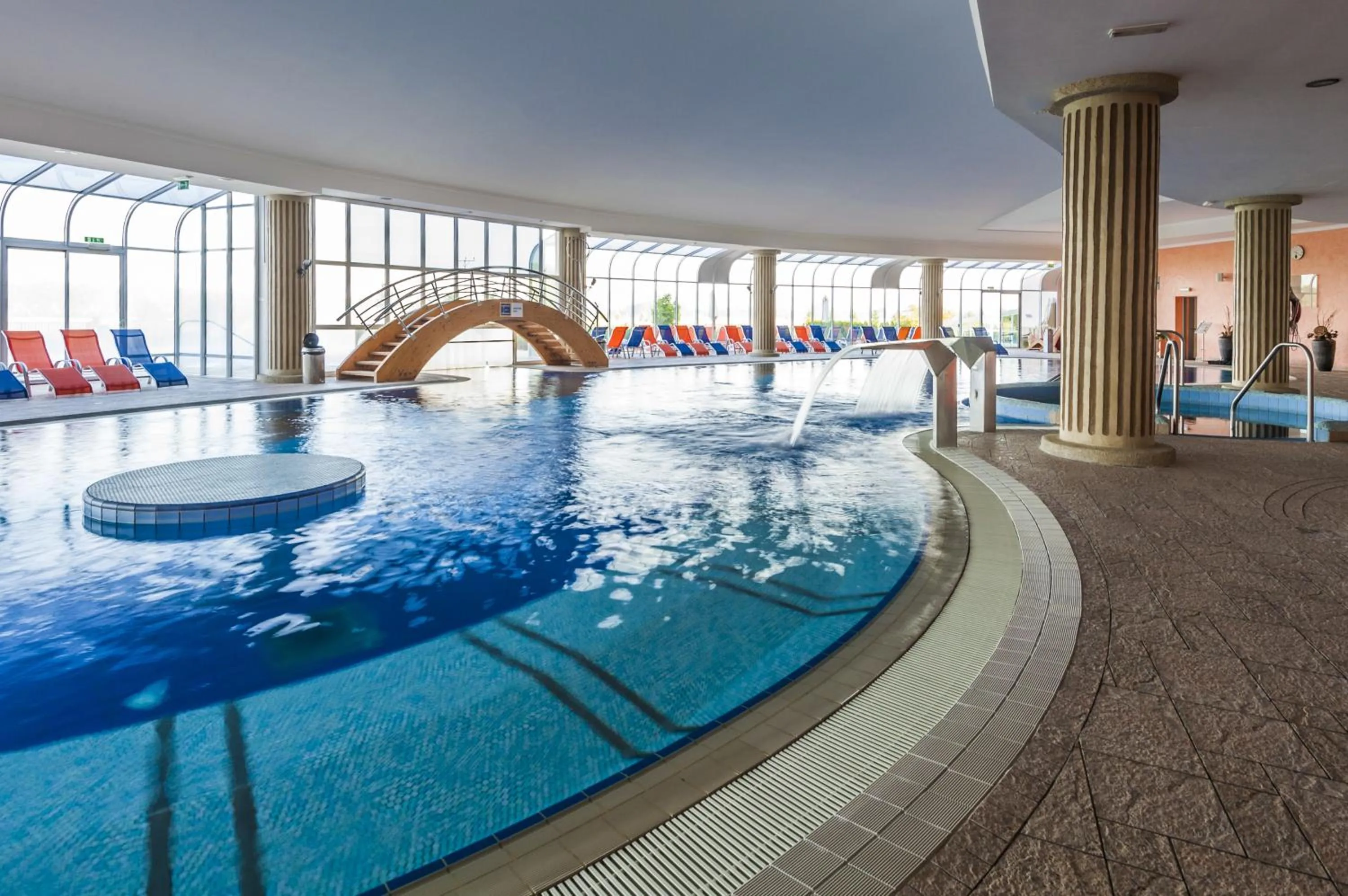 Swimming pool in Grand Hotel Primus - Terme Ptuj - Sava Hotels & Resorts