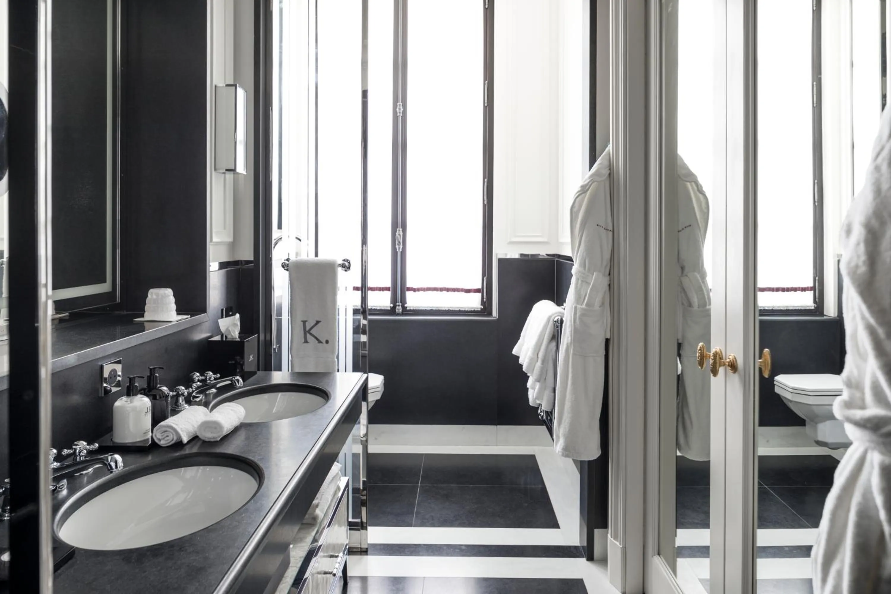 Bathroom in J.K. Place Paris