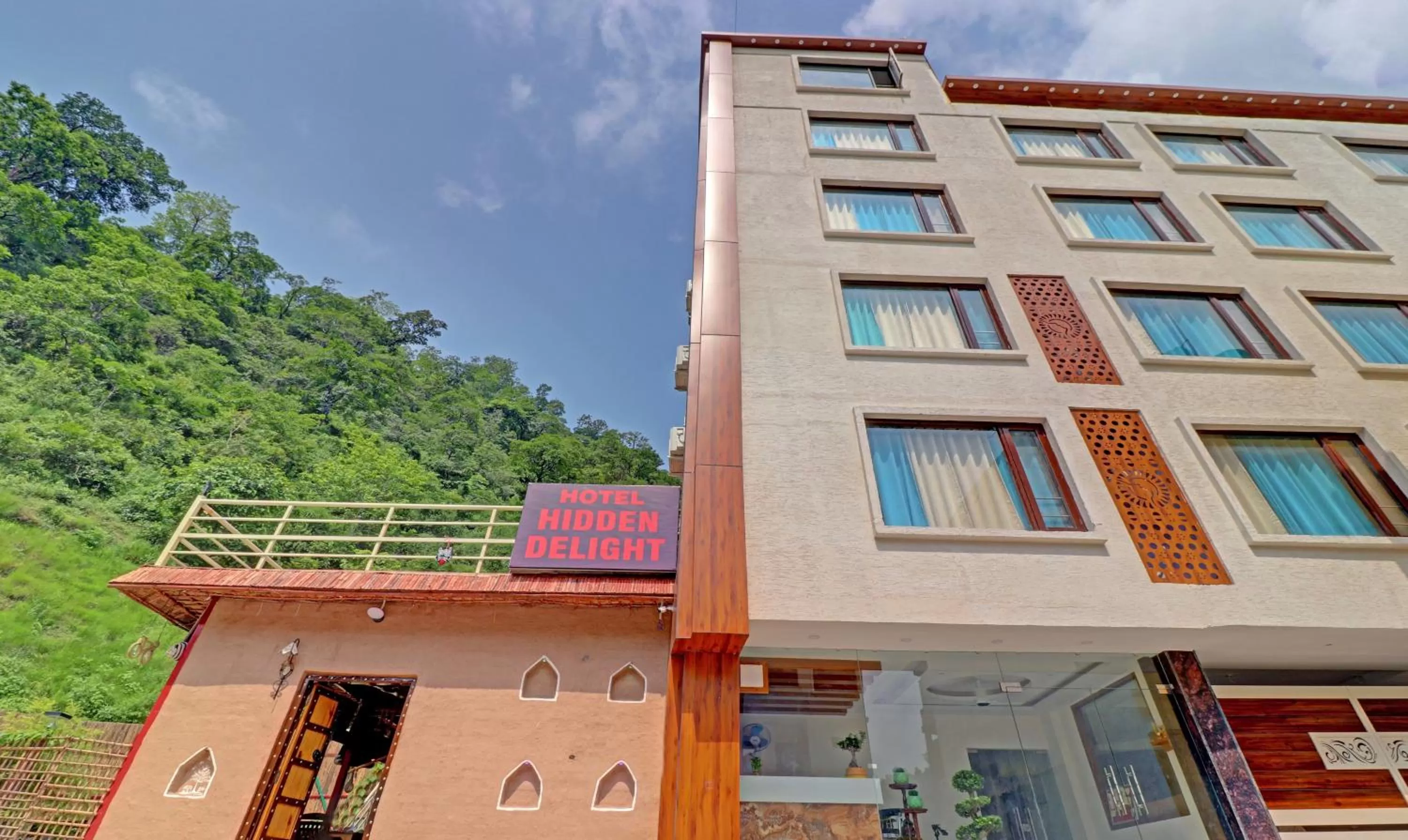 Property building in Hotel Hidden Delight Rishikesh