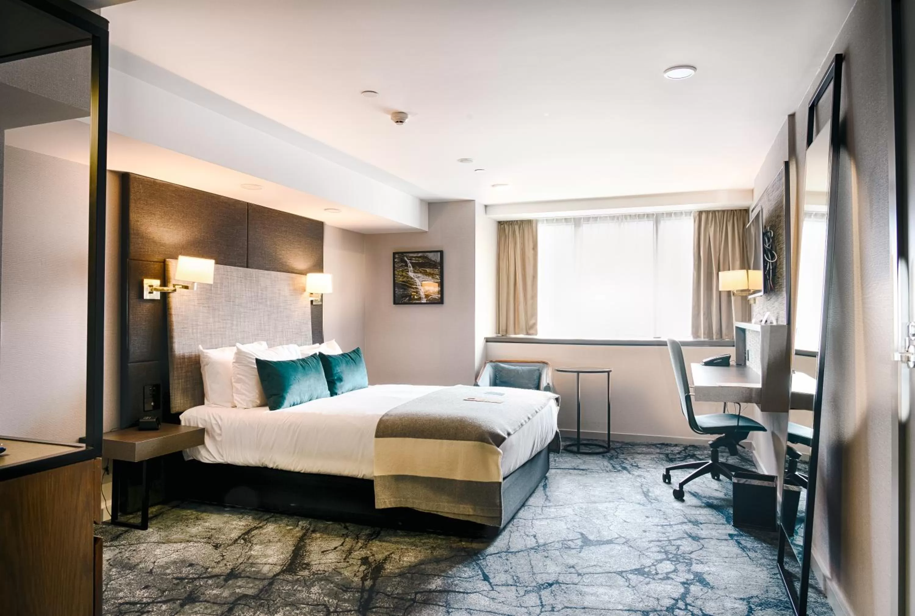 1 Queen Accessible Low Floor in Crowne Plaza Christchurch, an IHG Hotel