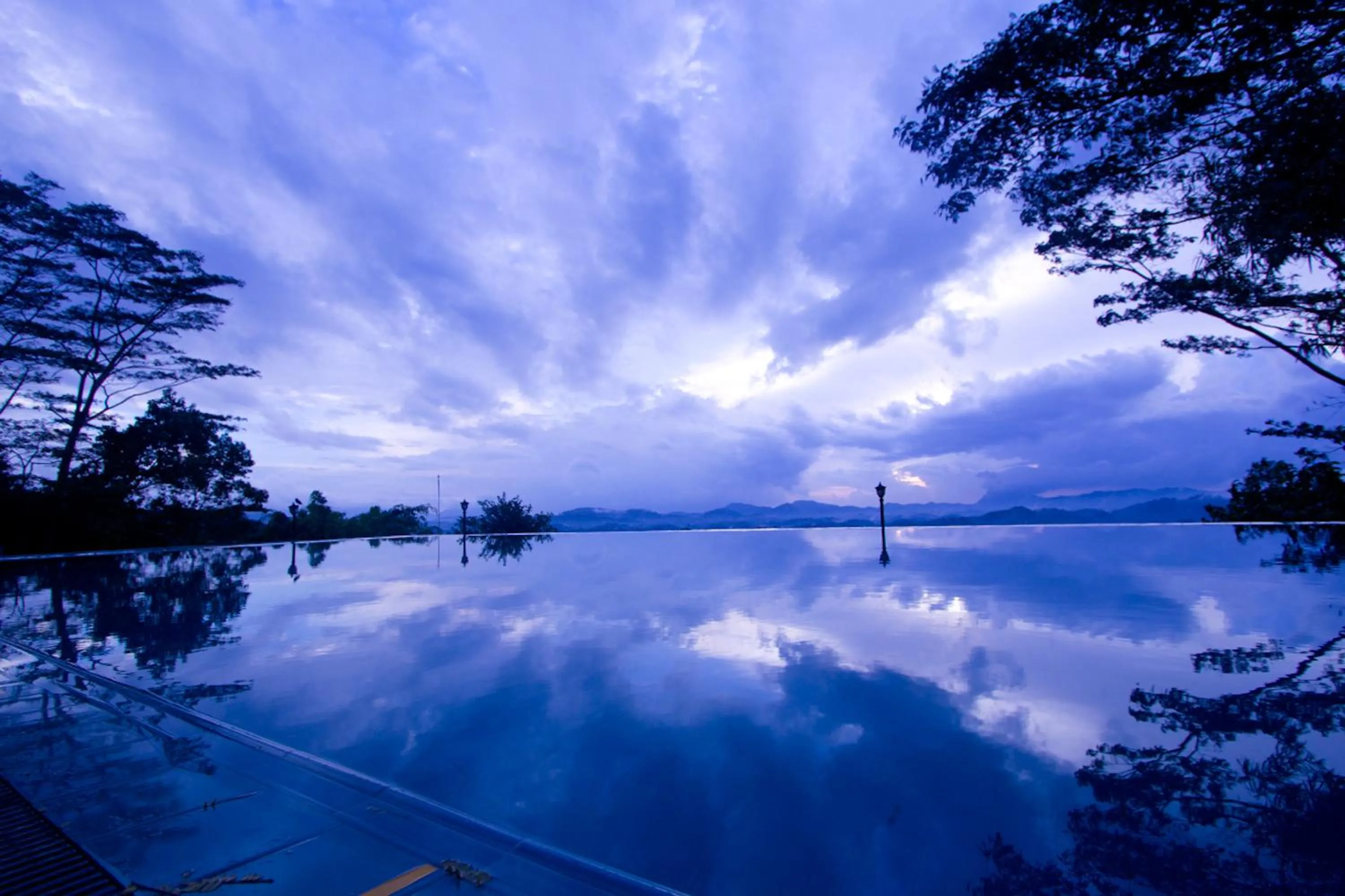 Day in Randholee Resort & Spa