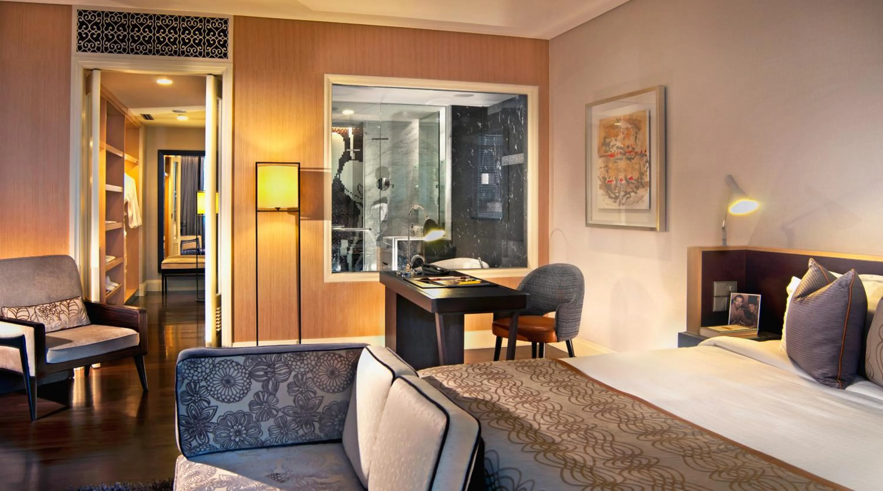 Bedroom, Bed in Ascott Raffles Place Singapore