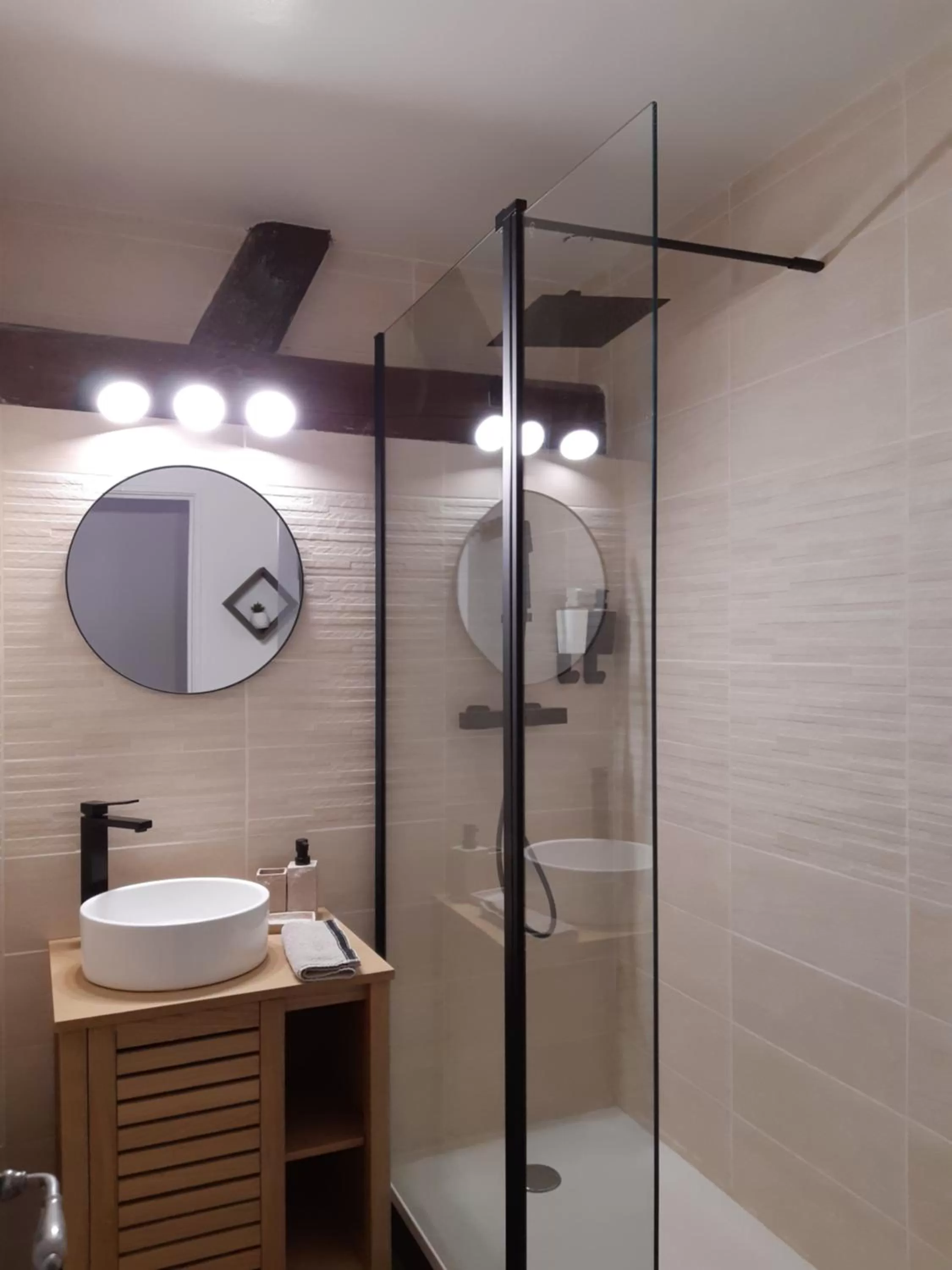 Bathroom in Au Charme de l'Eure