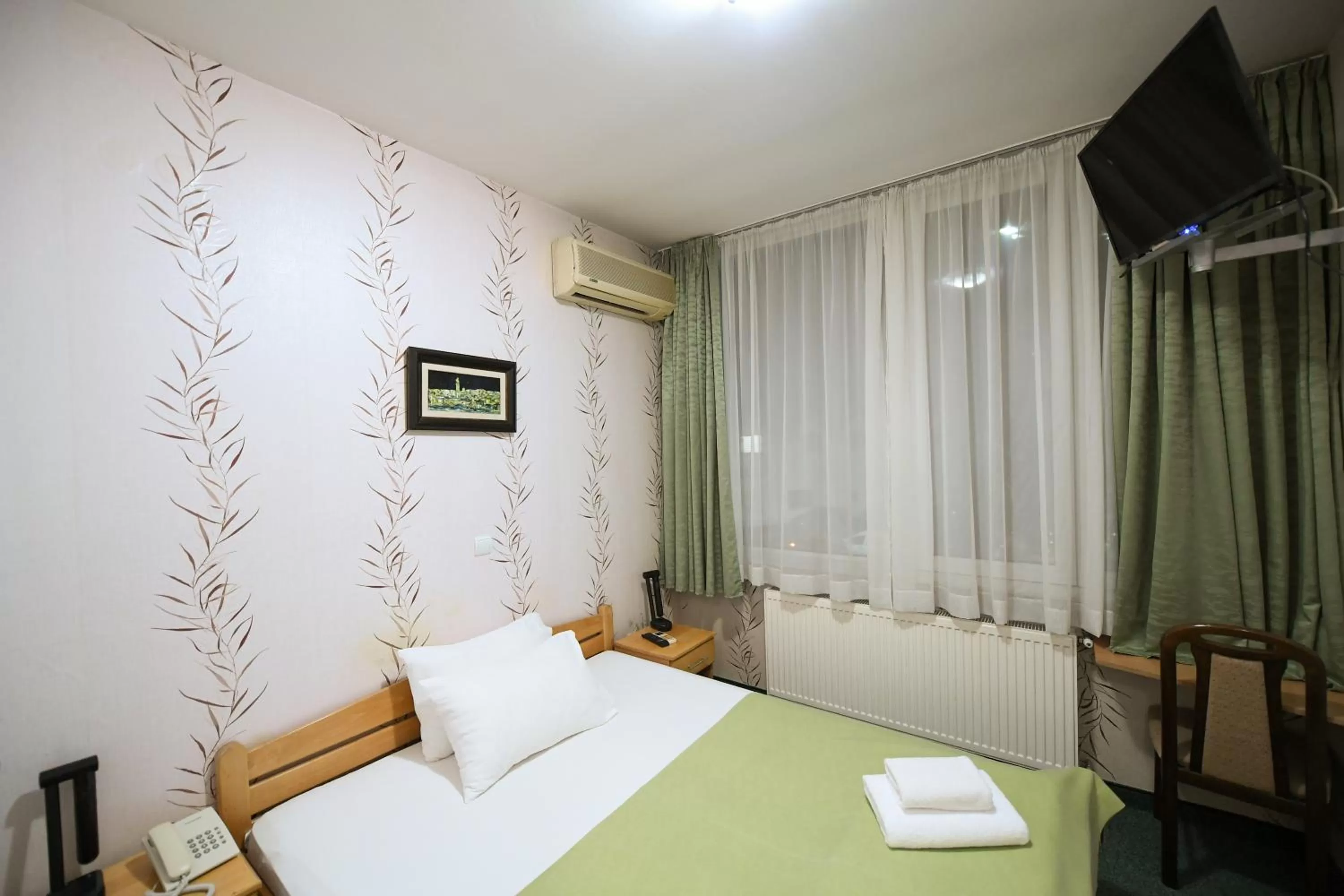 TV and multimedia, Bed in Hotel Slodes