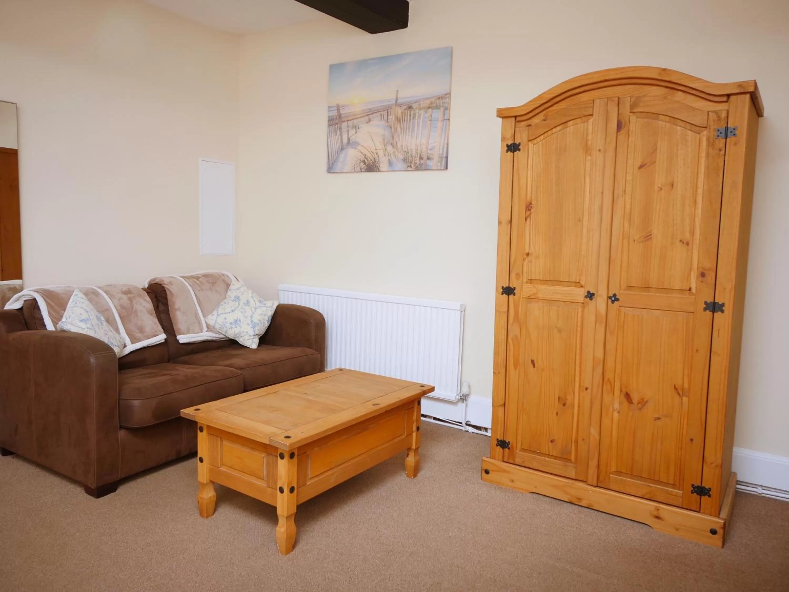 Living room in The Five Bells, Eastry