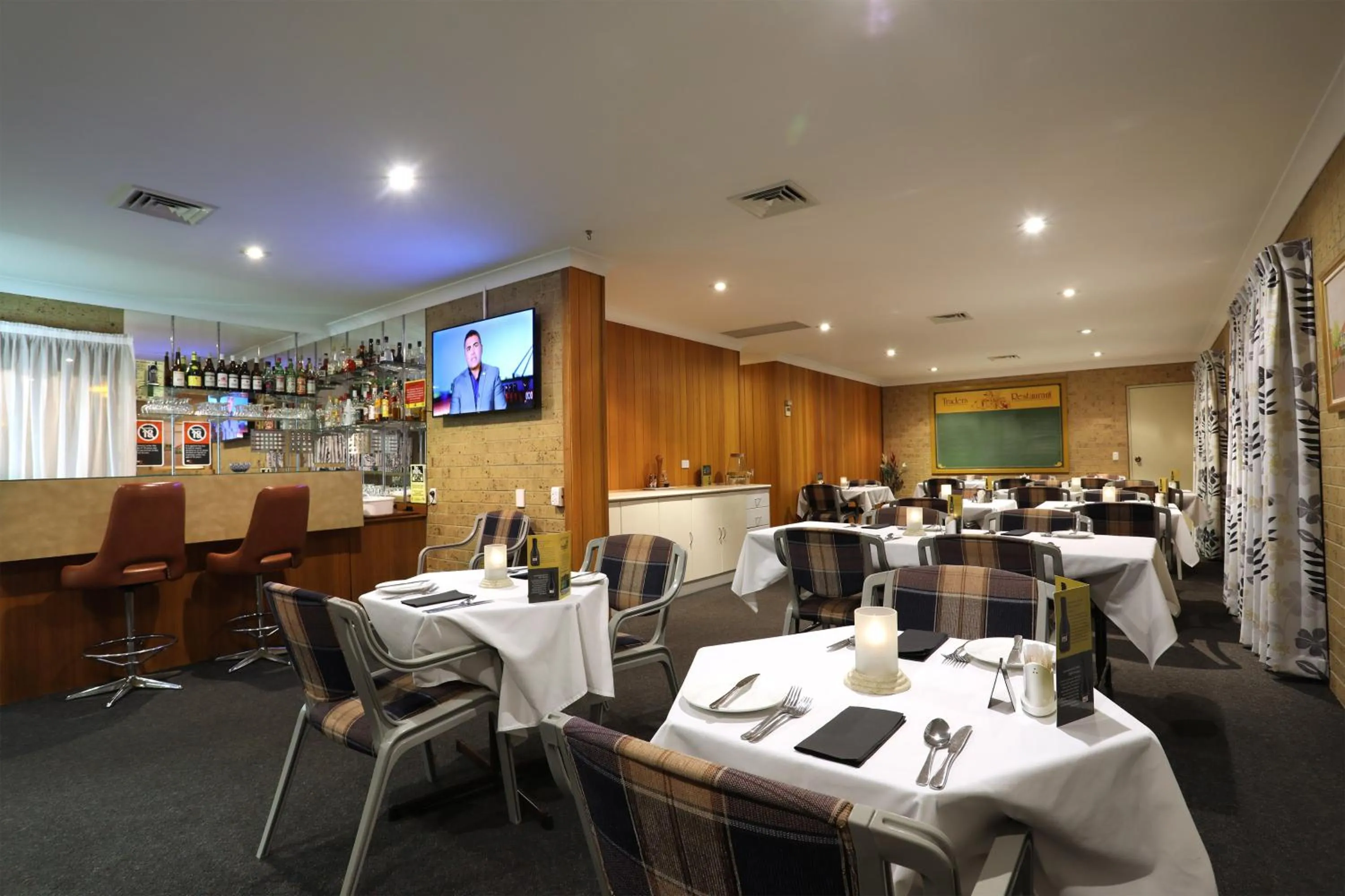 Restaurant/places to eat in Tamworth Motor Inn & Cabins