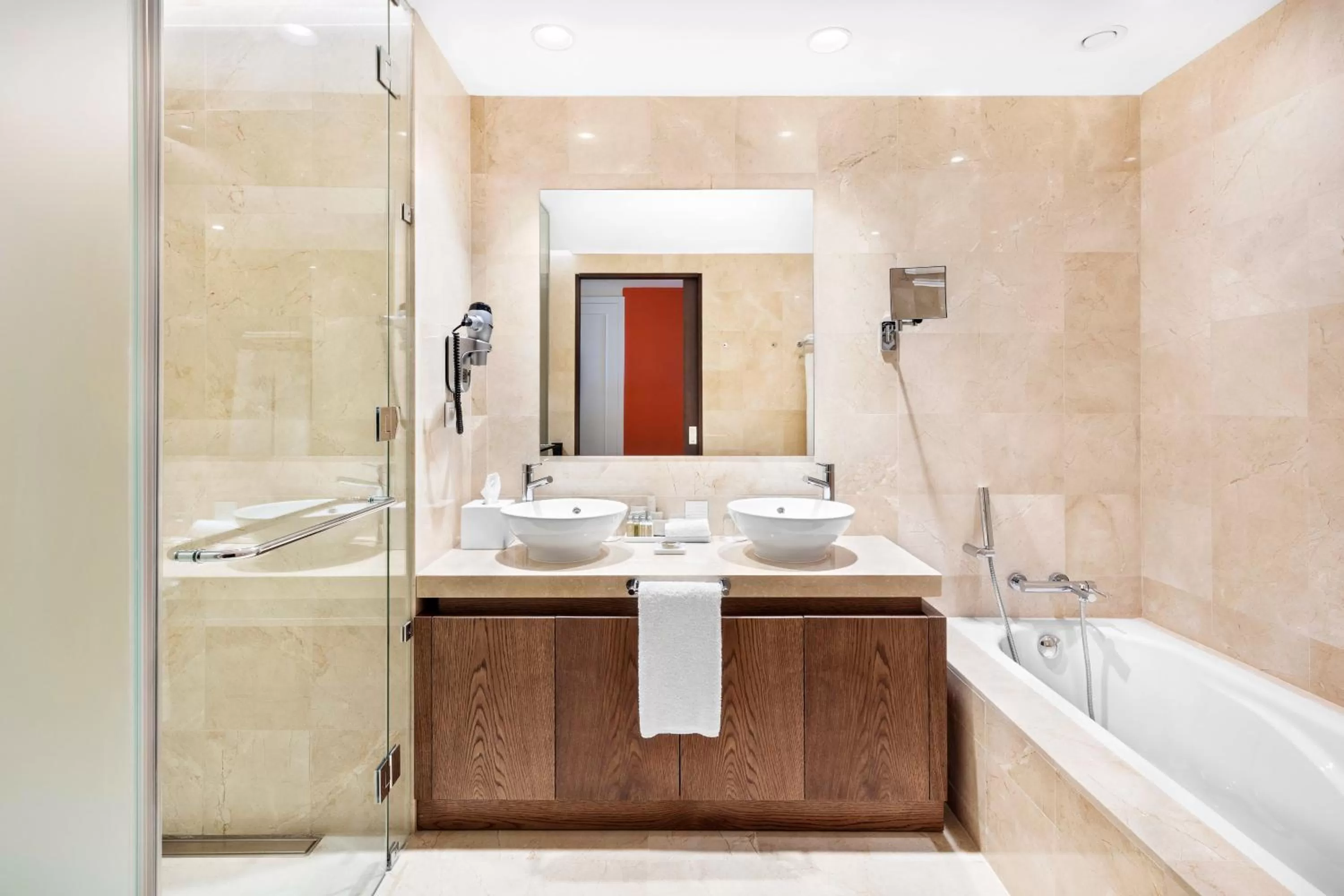 Toilet in Cascade Wellness Resort