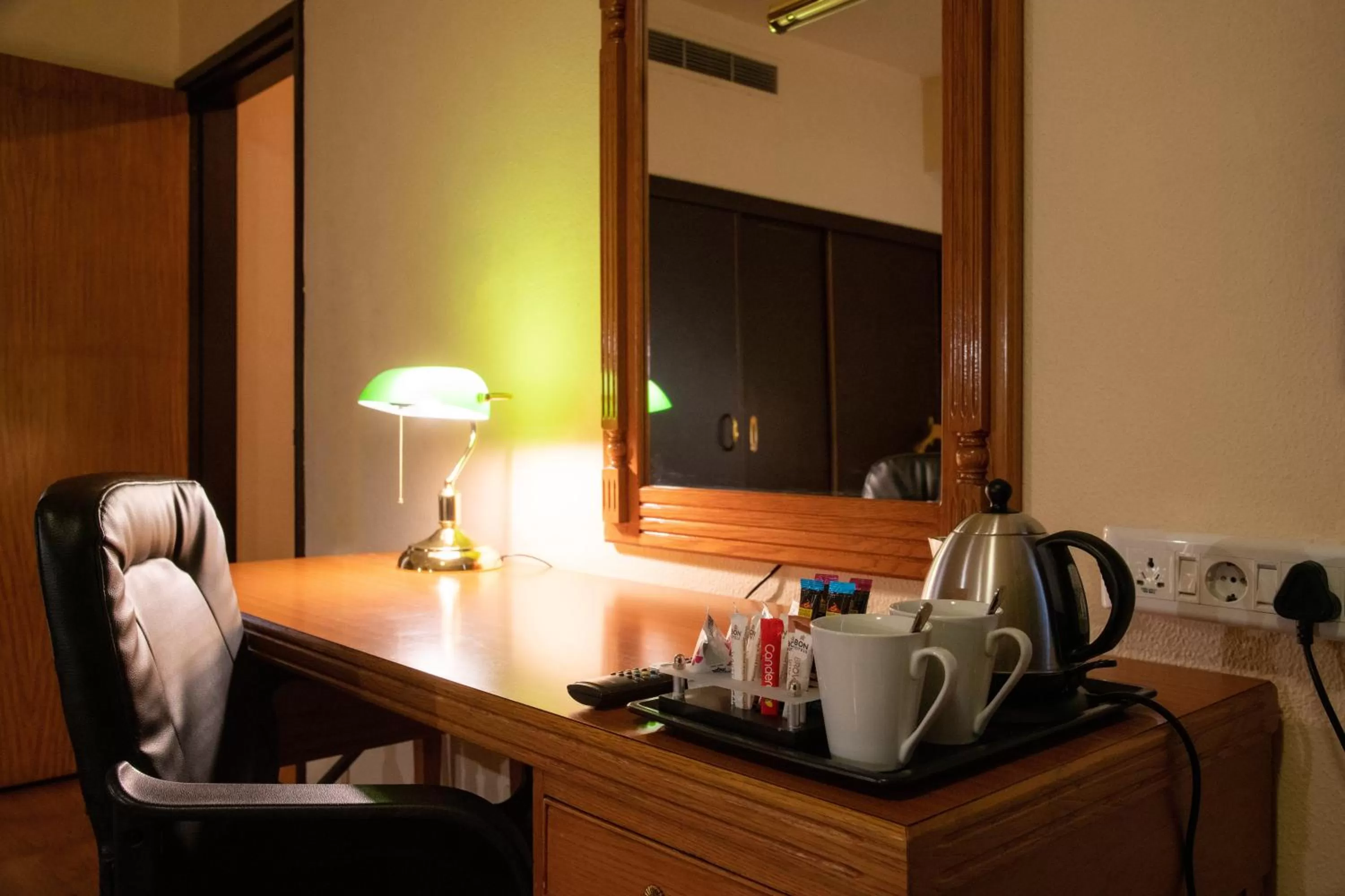 Coffee/tea facilities in BON Hotel Bloemfontein Central