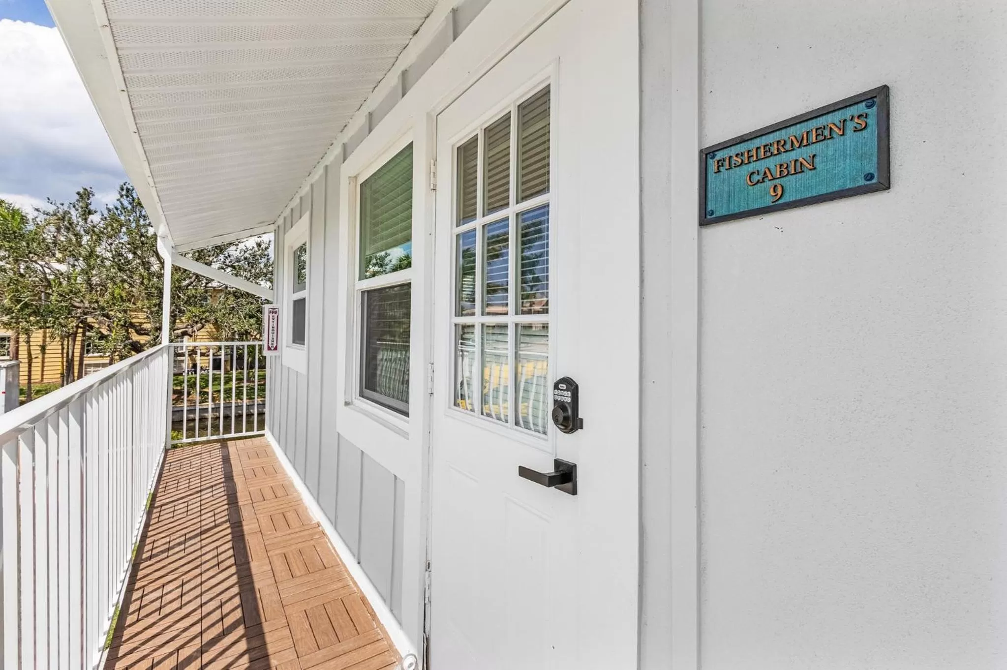 Property building in Matlacha on Shoreview