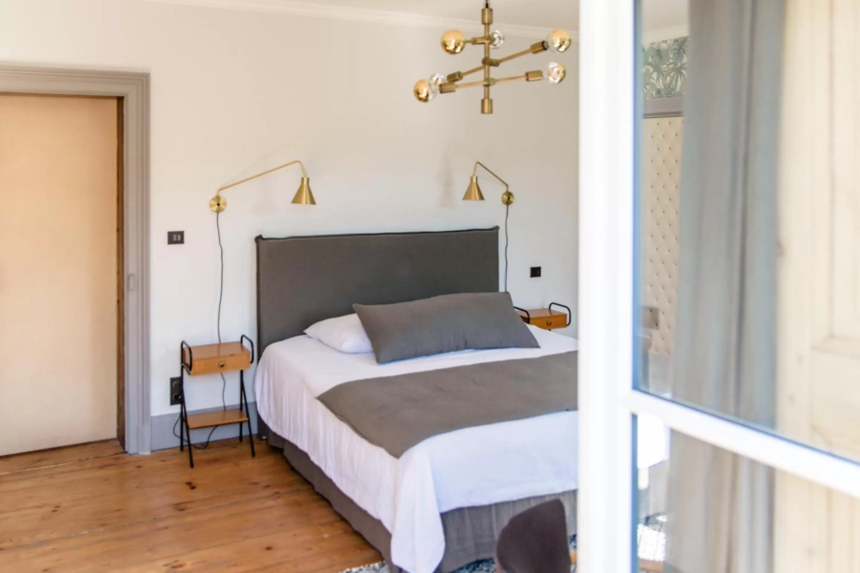 Balcony/Terrace, Bed in L'esprit du 8