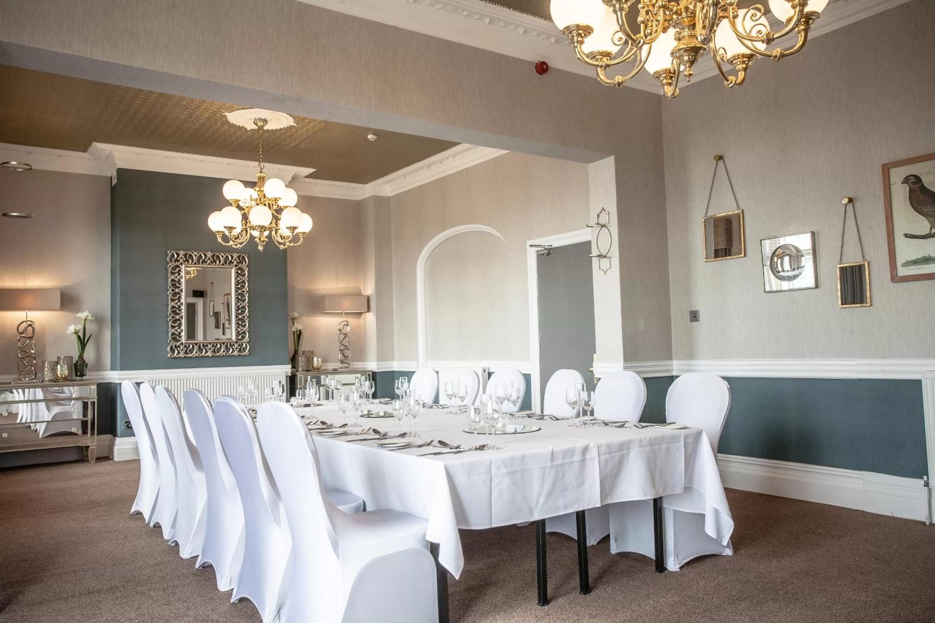 Seating area in Glendower Hotel BW Signature Collection