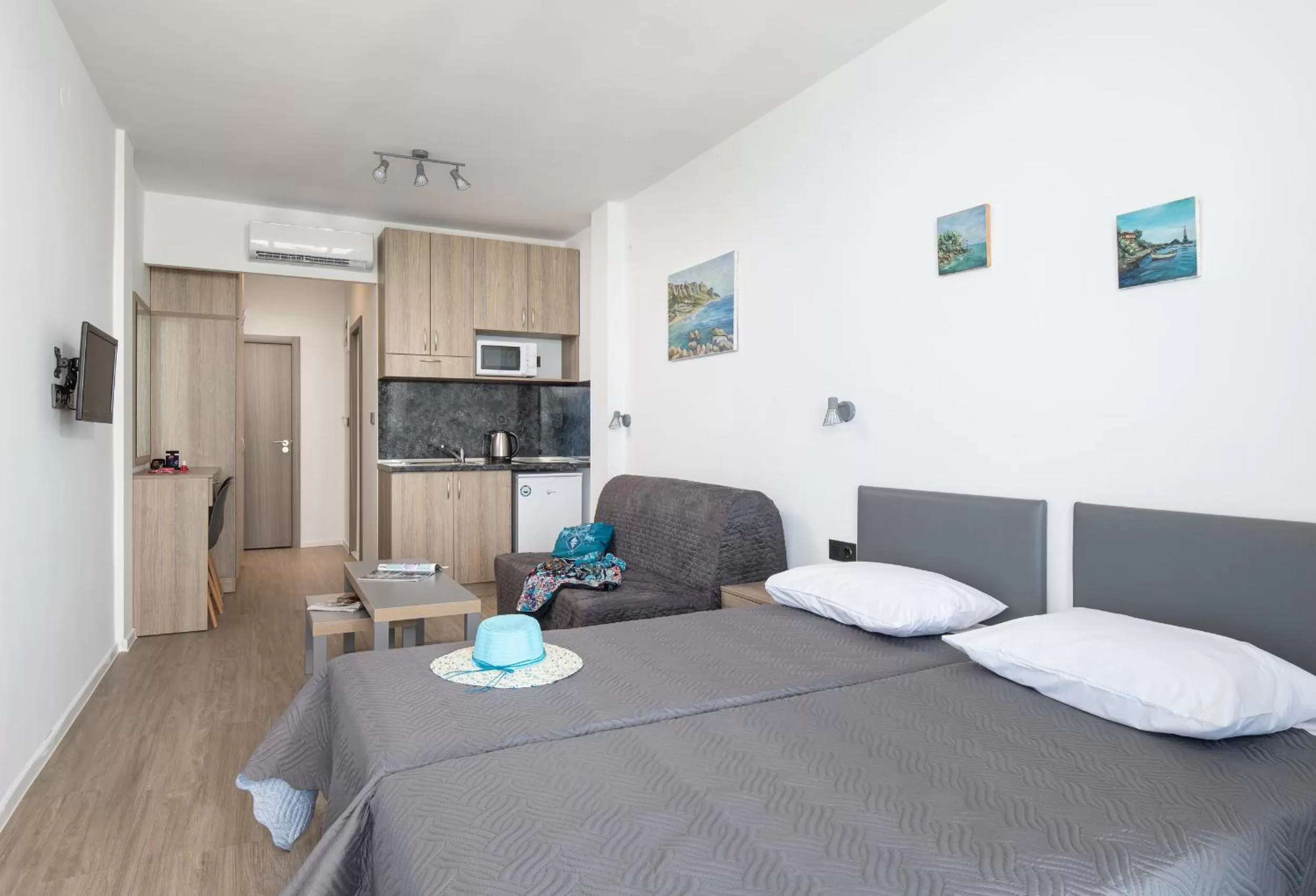 Bedroom in Grand Dodo's Triada Seaview Studios