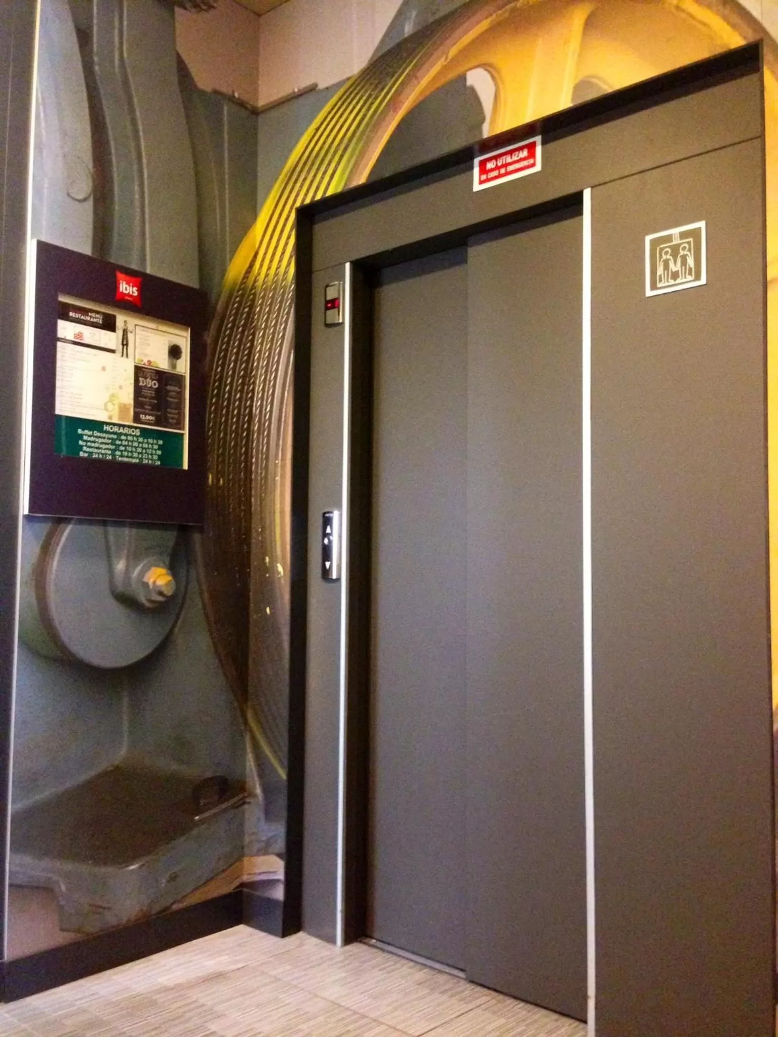 Lobby or reception in Ibis Sevilla