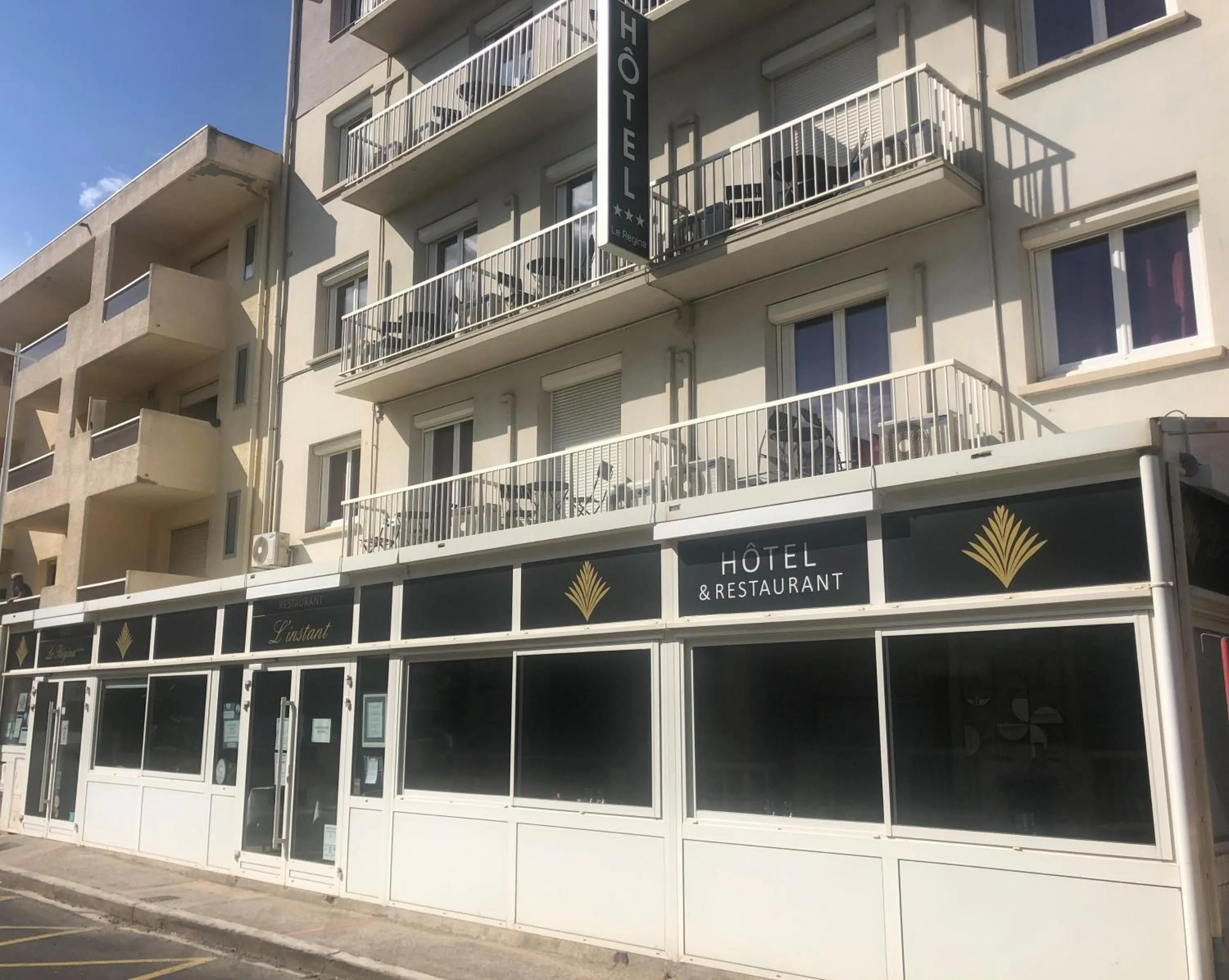 Property building in Le Regina Hôtel et restaurant Canet-plage