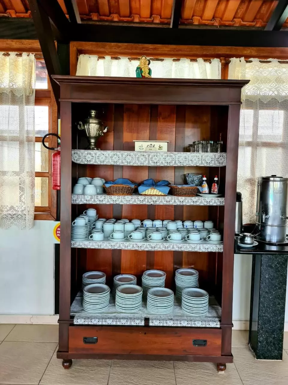 Coffee/tea facilities in Bartholo Plaza Hotel