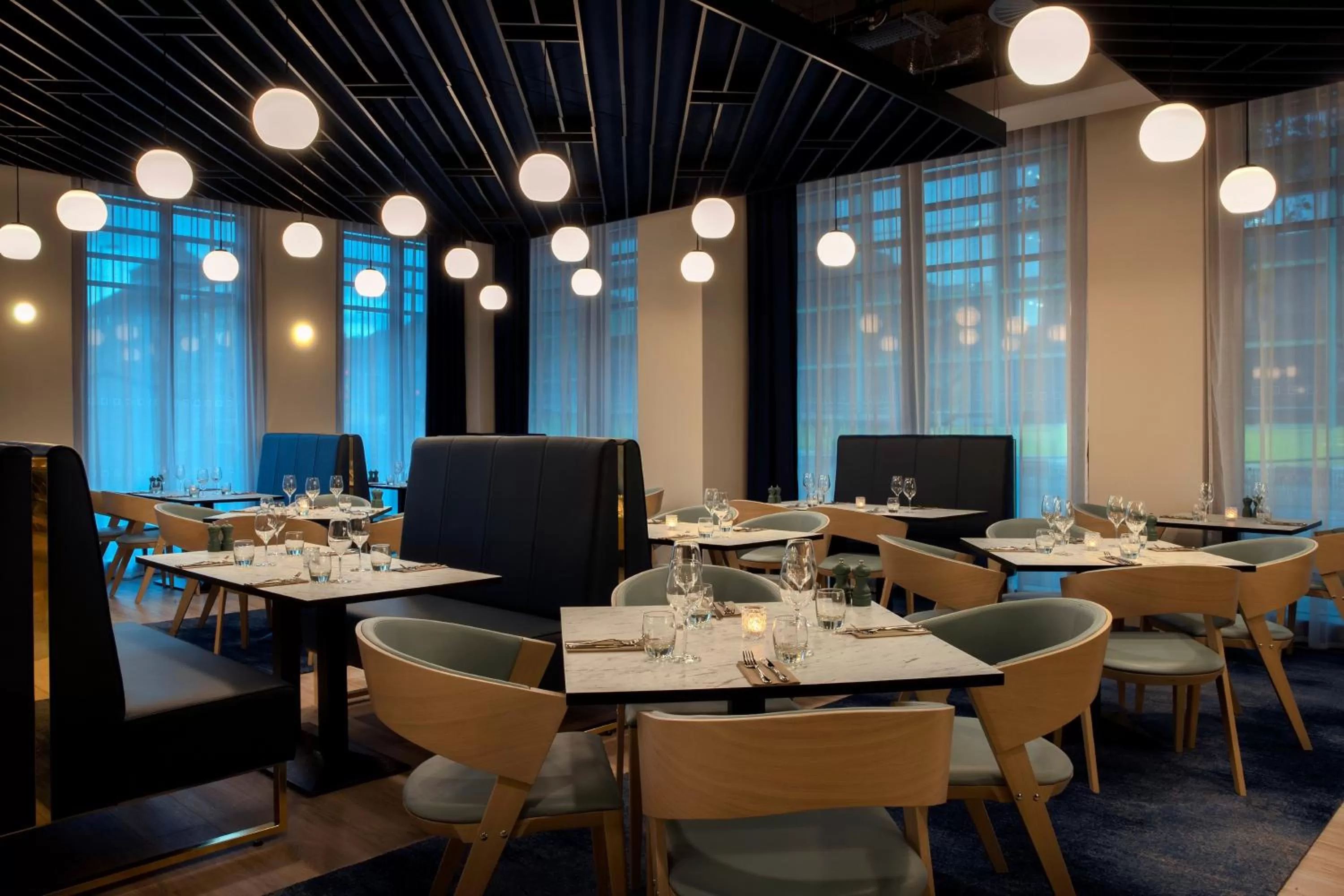 Restaurant/places to eat in Leonardo Hotel Bristol City