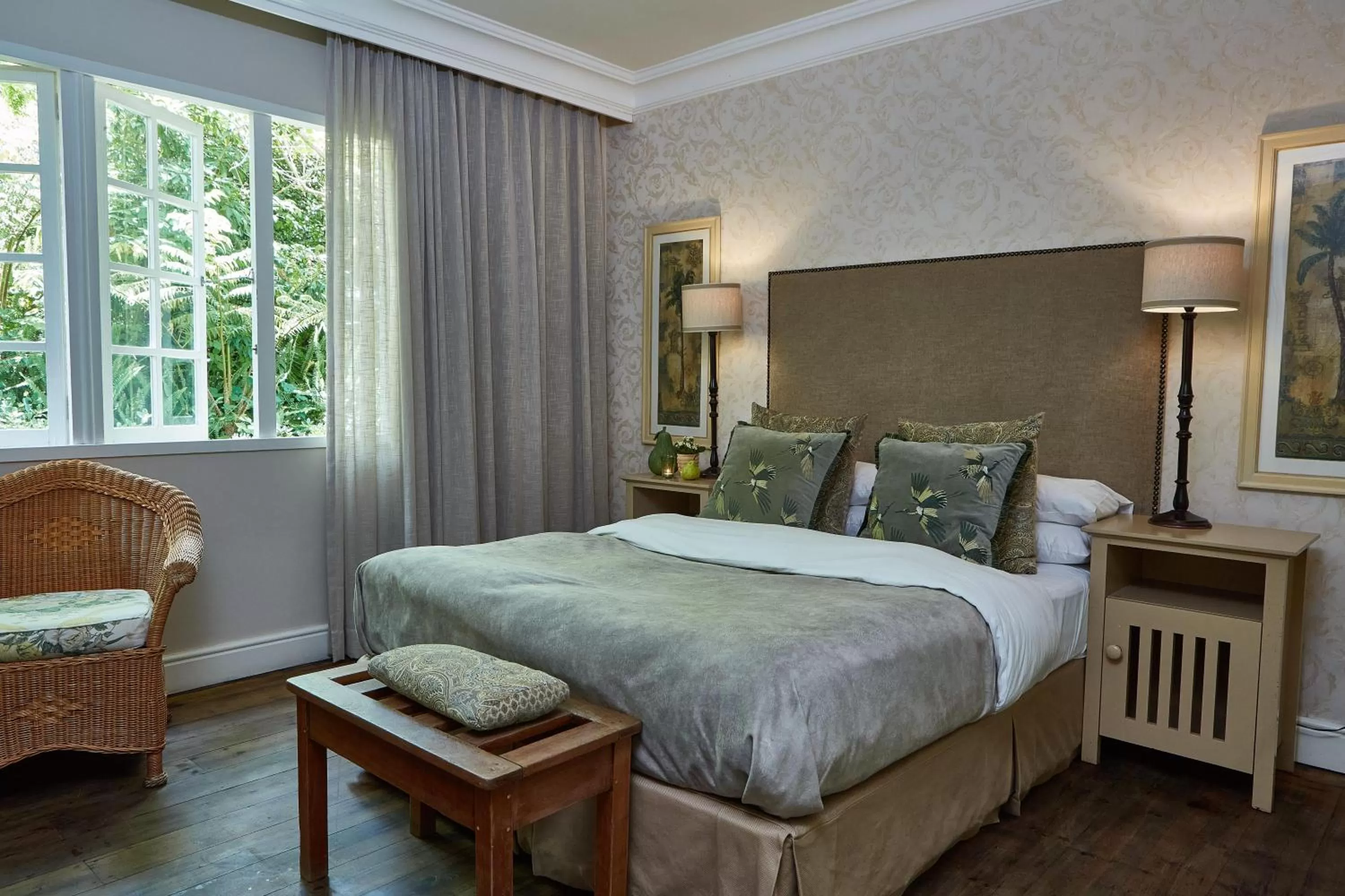 Bedroom, Bed in The Devon Valley Hotel