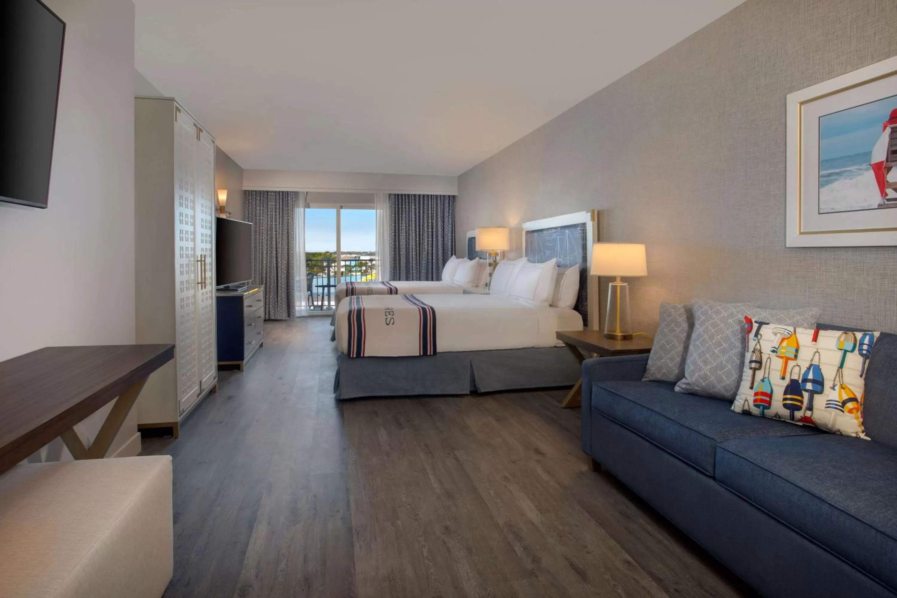 Living room, Bed in Fenwick Shores, Tapestry Collection by Hilton