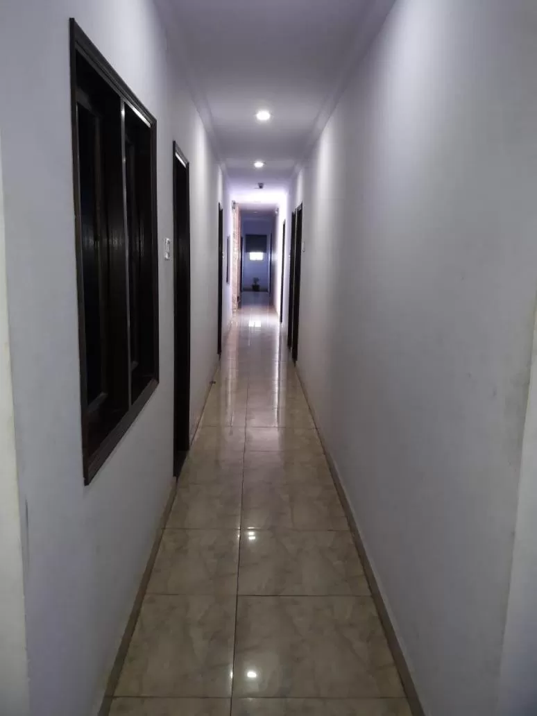 Hotel Kanha Inn Charbagh