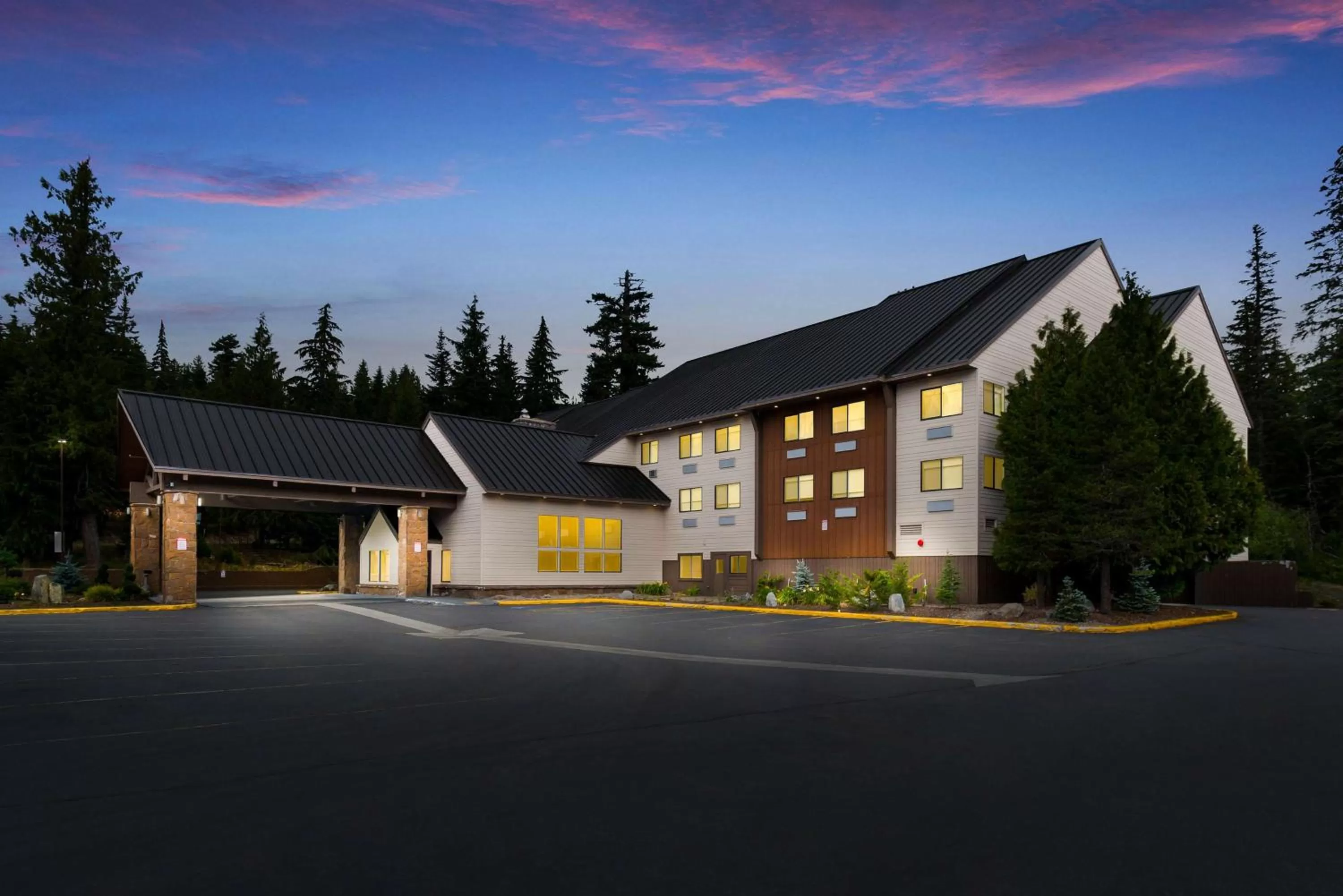 Property building in Best Western Mt. Hood Inn