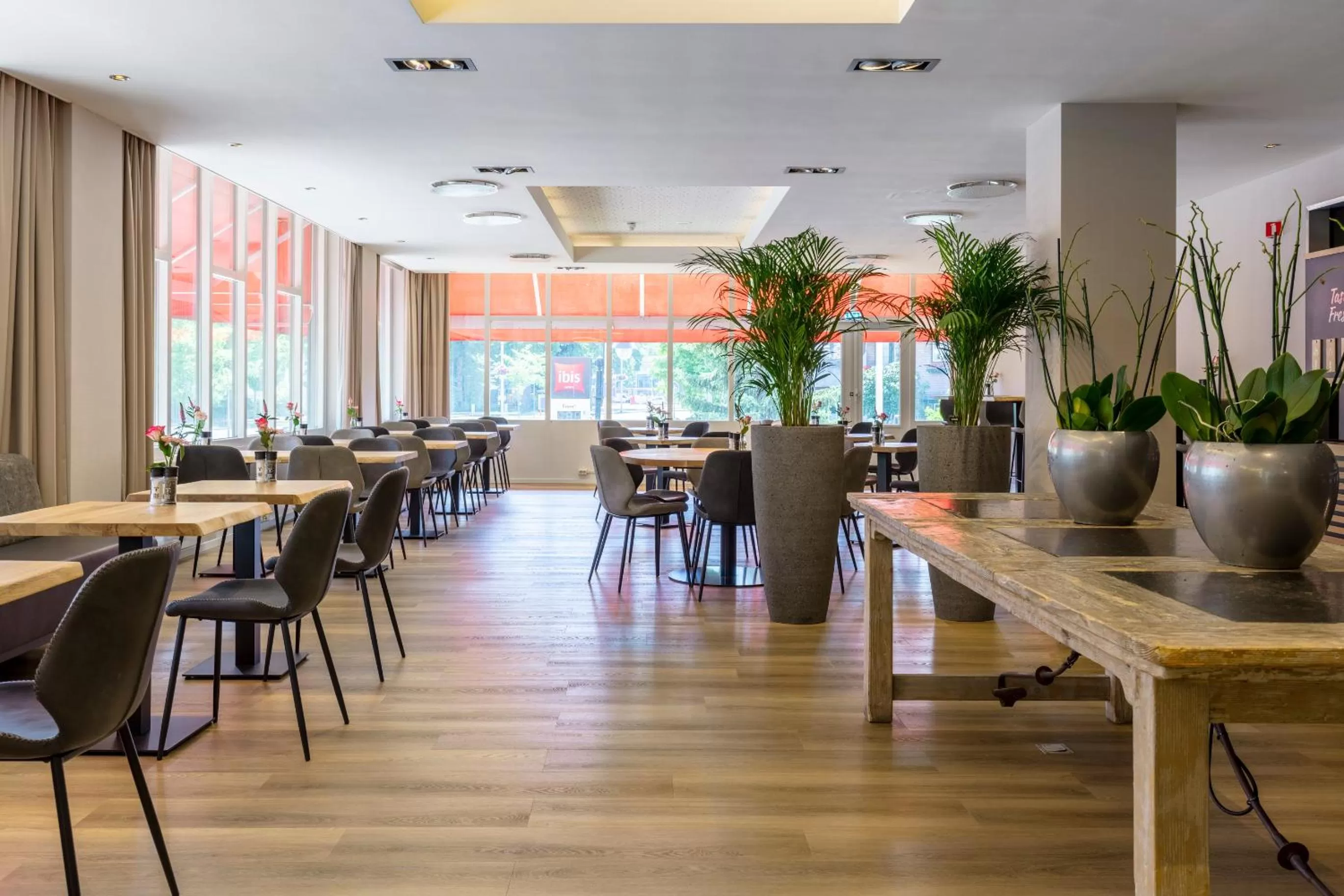 Restaurant/places to eat in ibis Utrecht