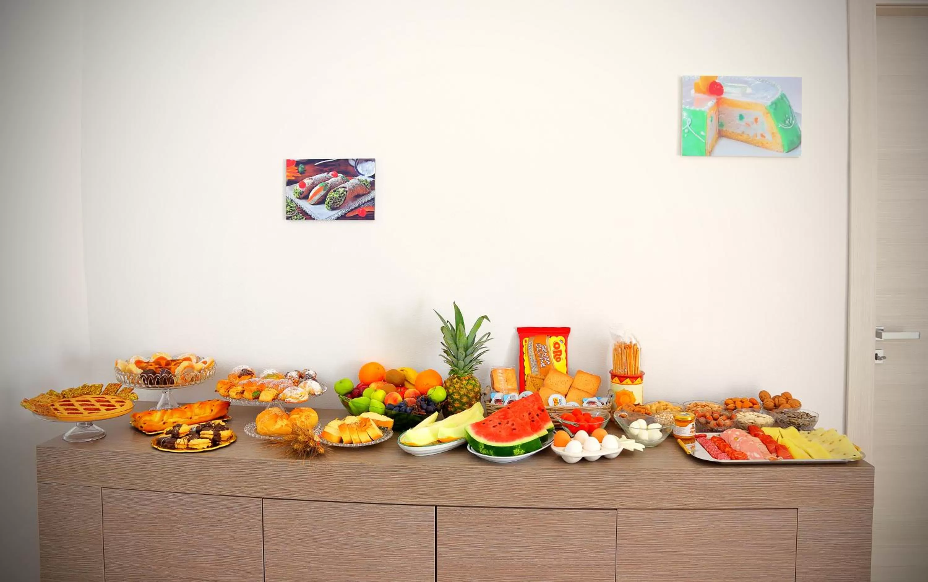 Food and drinks in B&B Il Melograno Antico con Terrazza e Giardino